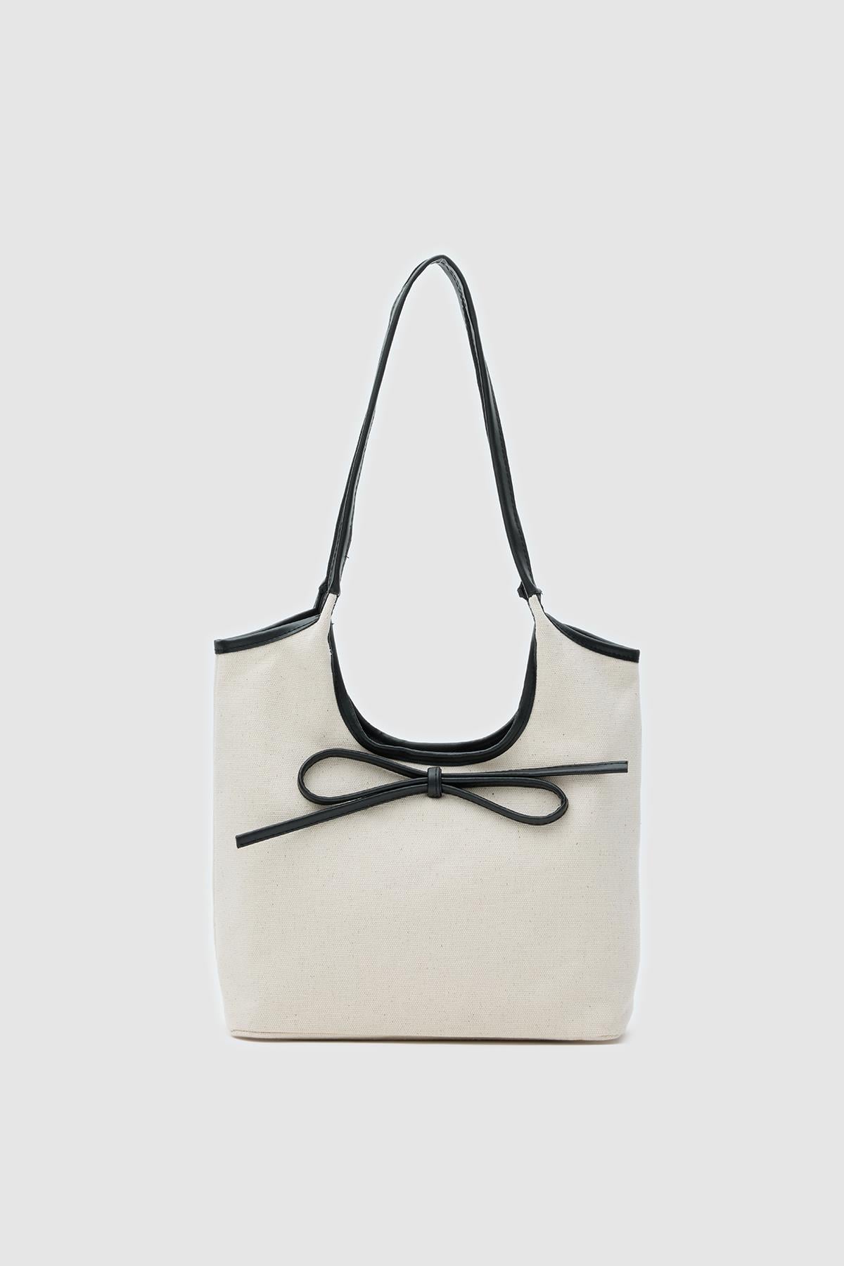 Gambrinus Deri Detaylı Fiyonklu Kanvas Omuz Çantası Siyah