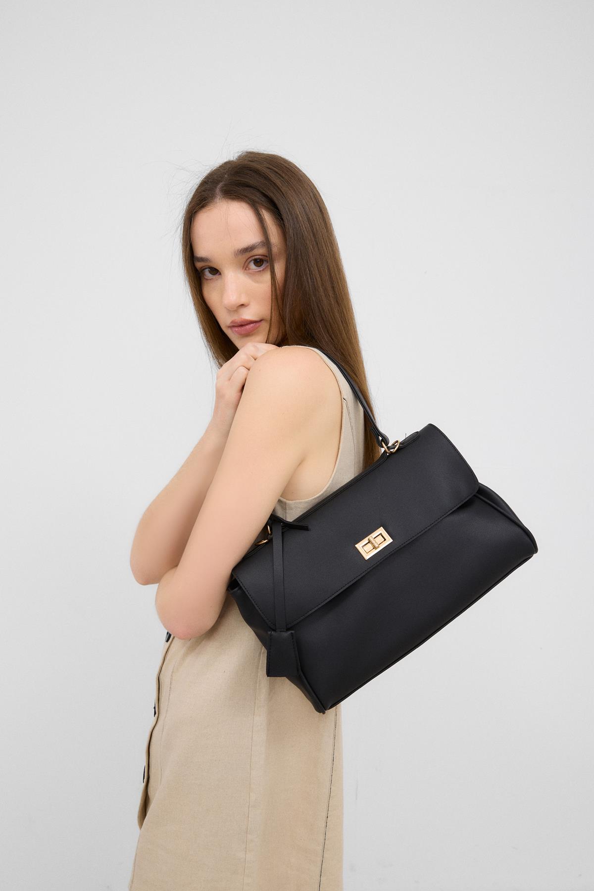 Amara Kilitli Klasik Omuz Çantası Siyah