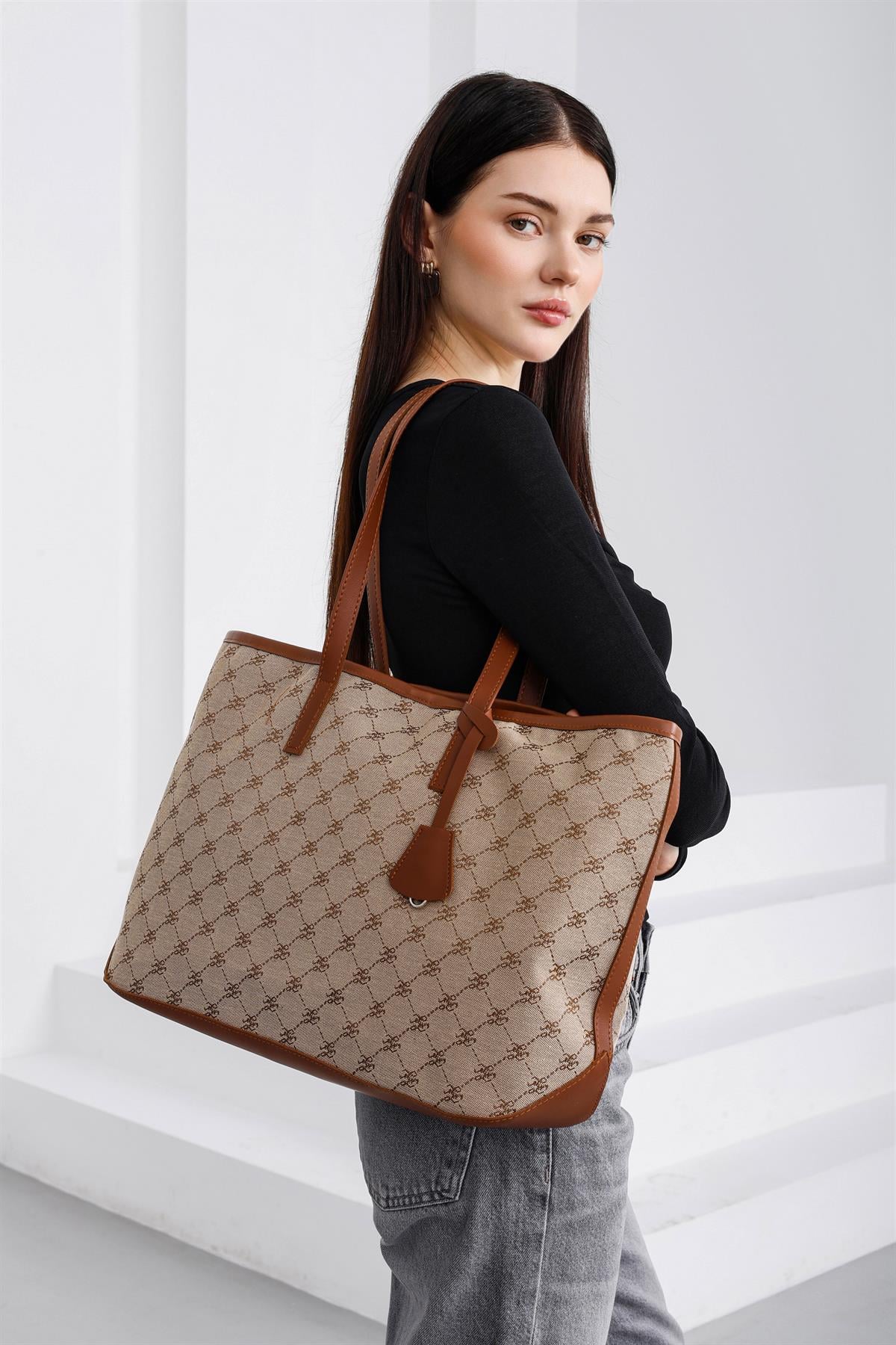 Michelle Monogram Omuz Çantası Taba