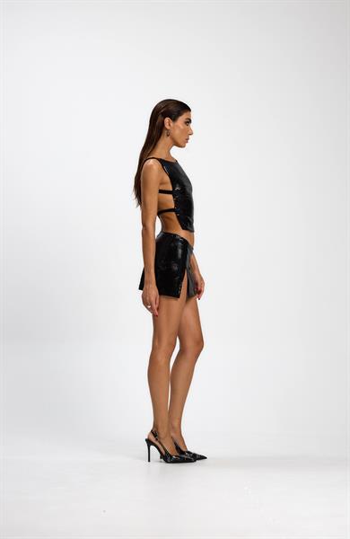 Yırtmaçlı Parlak Mini Etek 