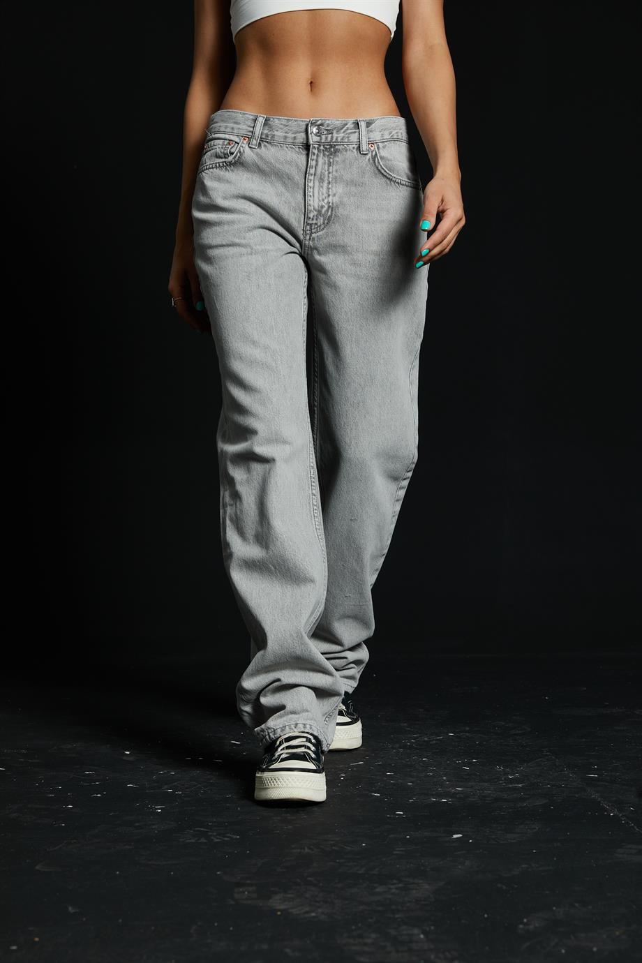 Gri Düşük Bel Straight Jean