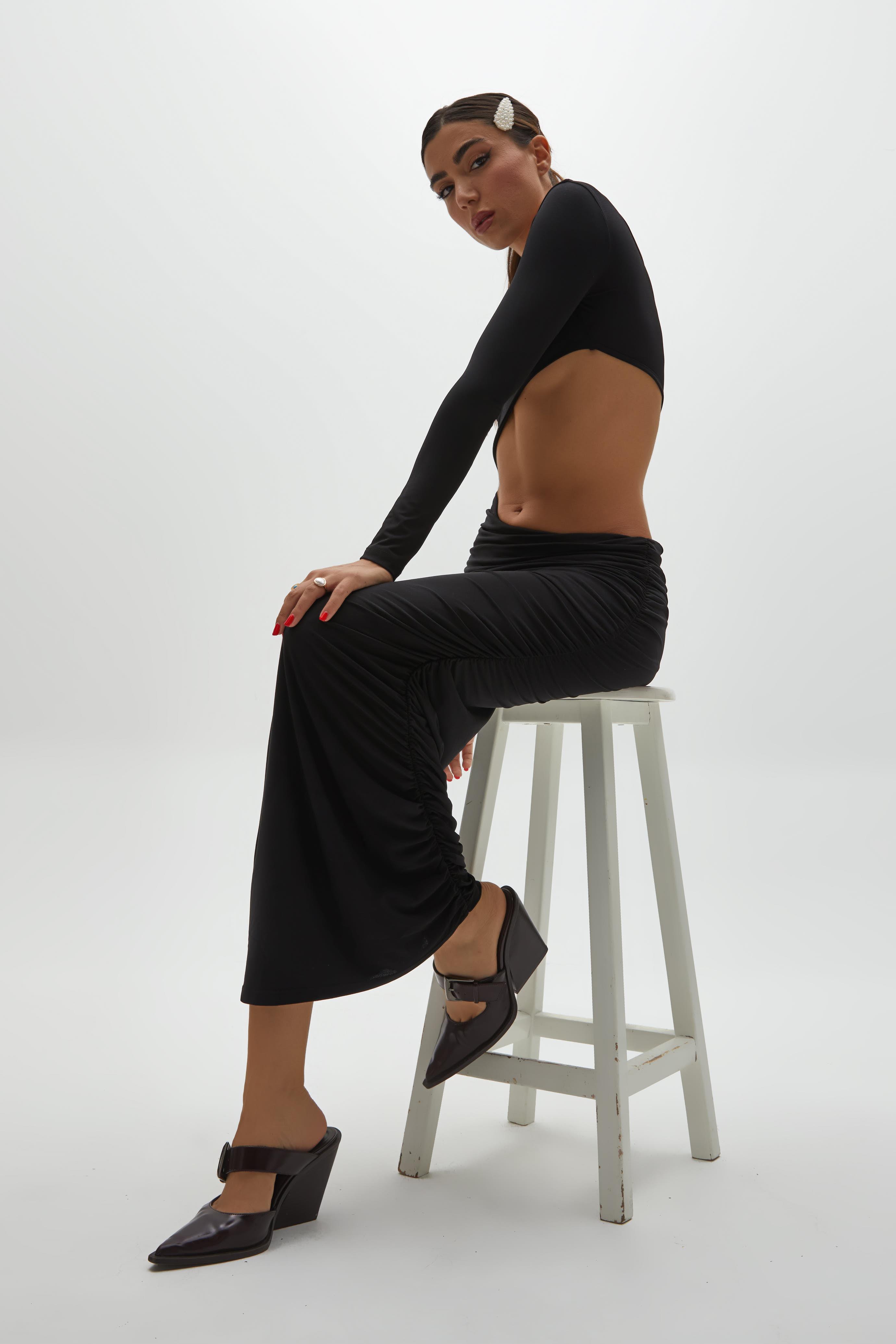 Siyah Bel Dekolteli Maxi Elbise