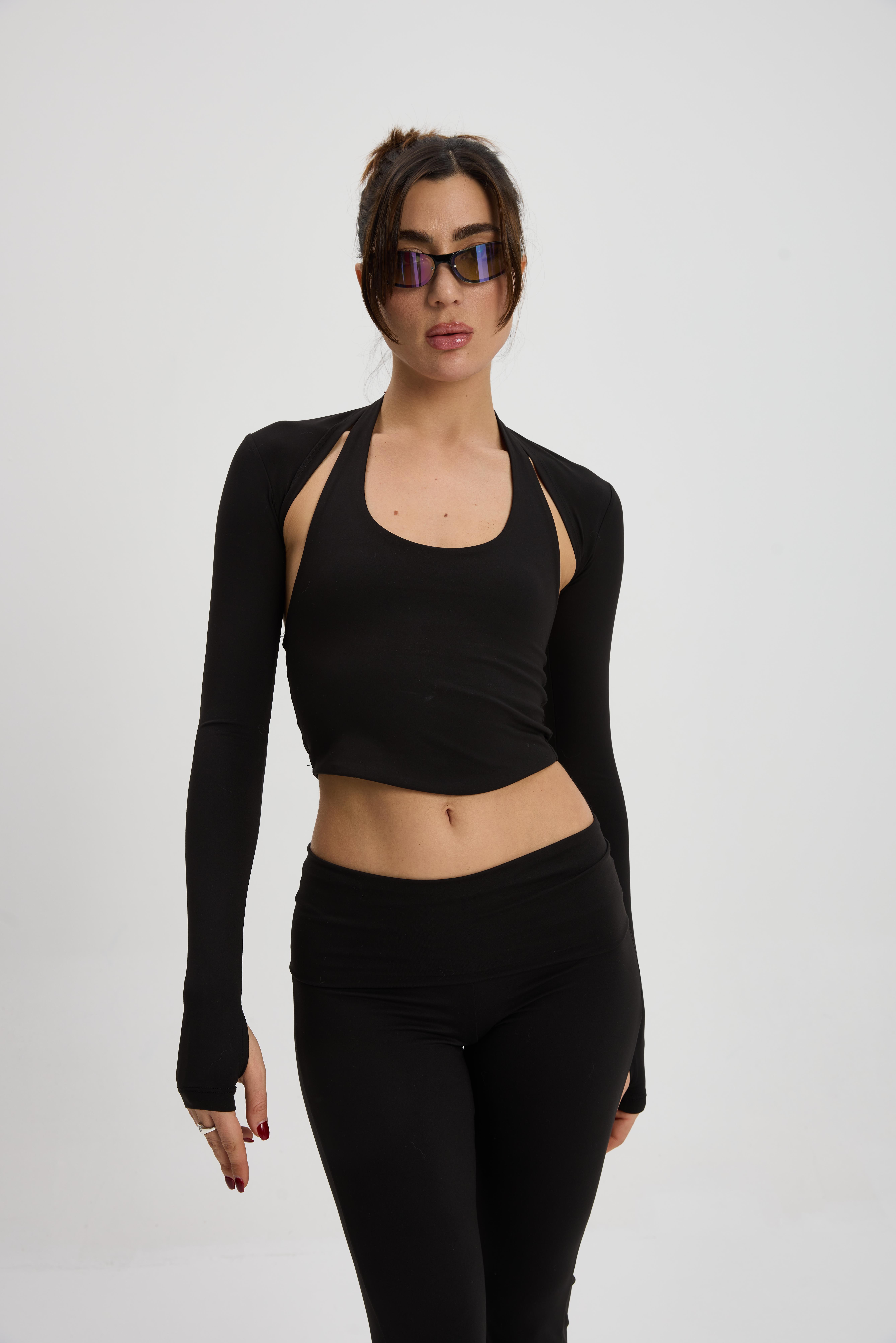 Siyah Parmak Geçirmeli Bolero