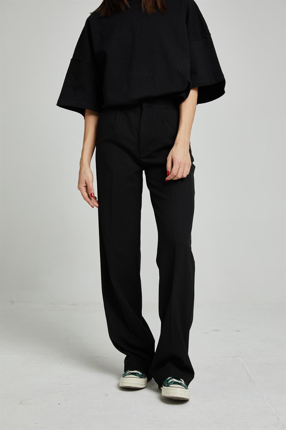 Siyah Tek Pileli Pantolon