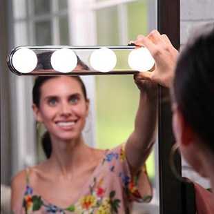 BUFFER® Kablosuz Parlak Banyo Stüdyo Makyaj Aynası Işığı Pilli Vantuzlu Taşınabilir 4 Led Ampul