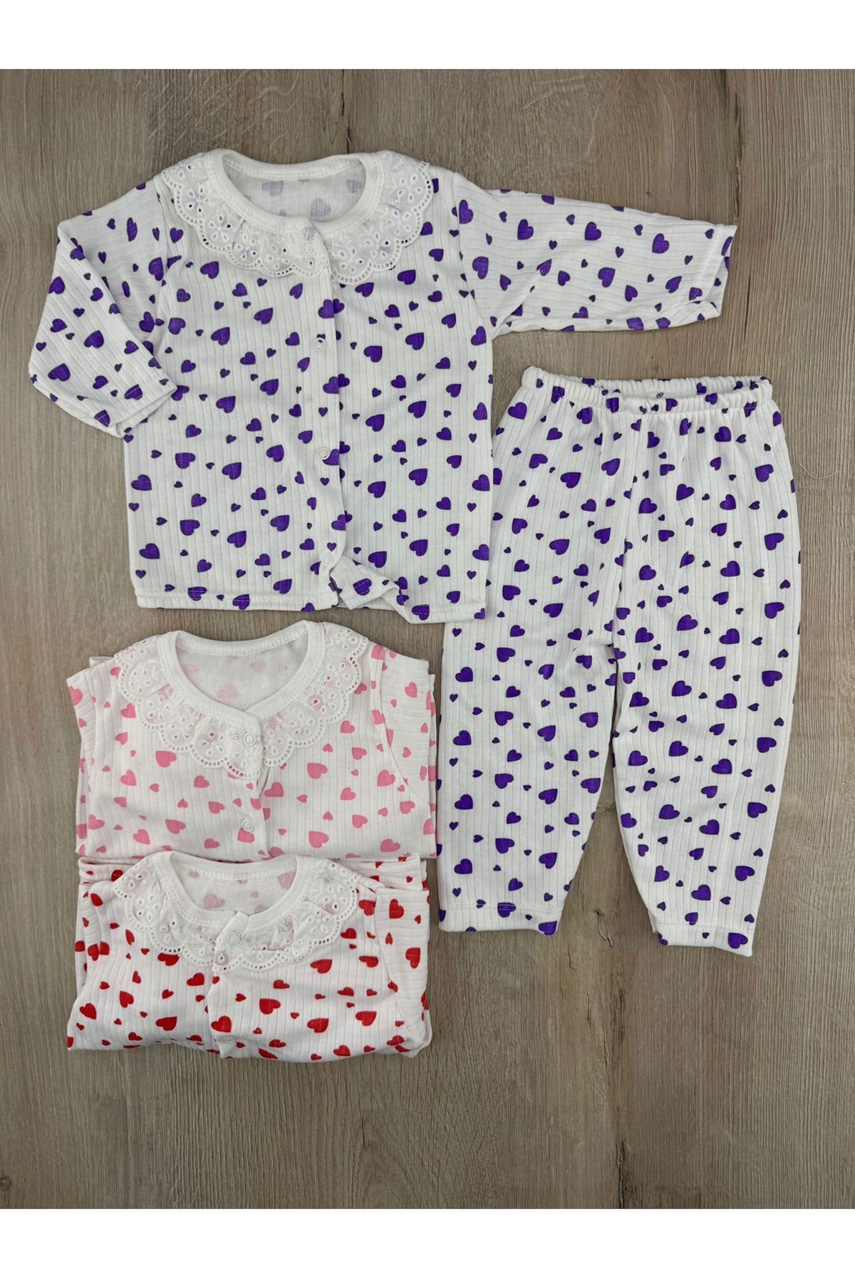 #260355 (0-6 Ay) Minik Kalp Desenli Yaka Dantelli Pijama Takımı