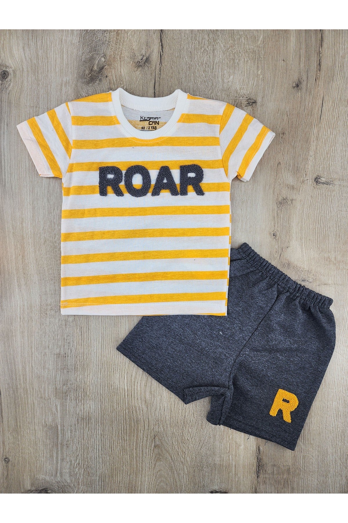 #560113 (2-5 Yaş) ROAR Desenli Çizgili Şortlu Takım