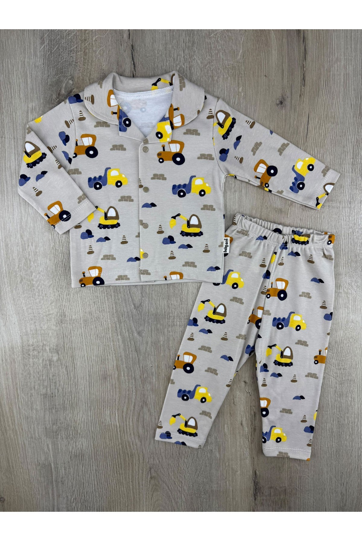 Babycan-41 (3-12 Ay) Kamyon Desenli Önden Düğmeli Pijama Takımı