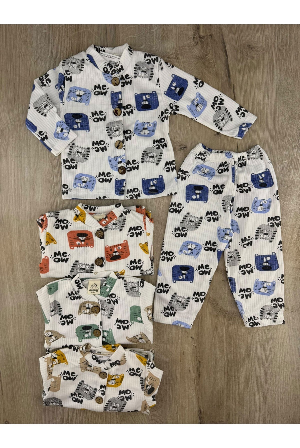 Makkuk (6-9-12-18 Ay) Renkli Kedi Desenli Önden Düğmeli Pijama Takımı