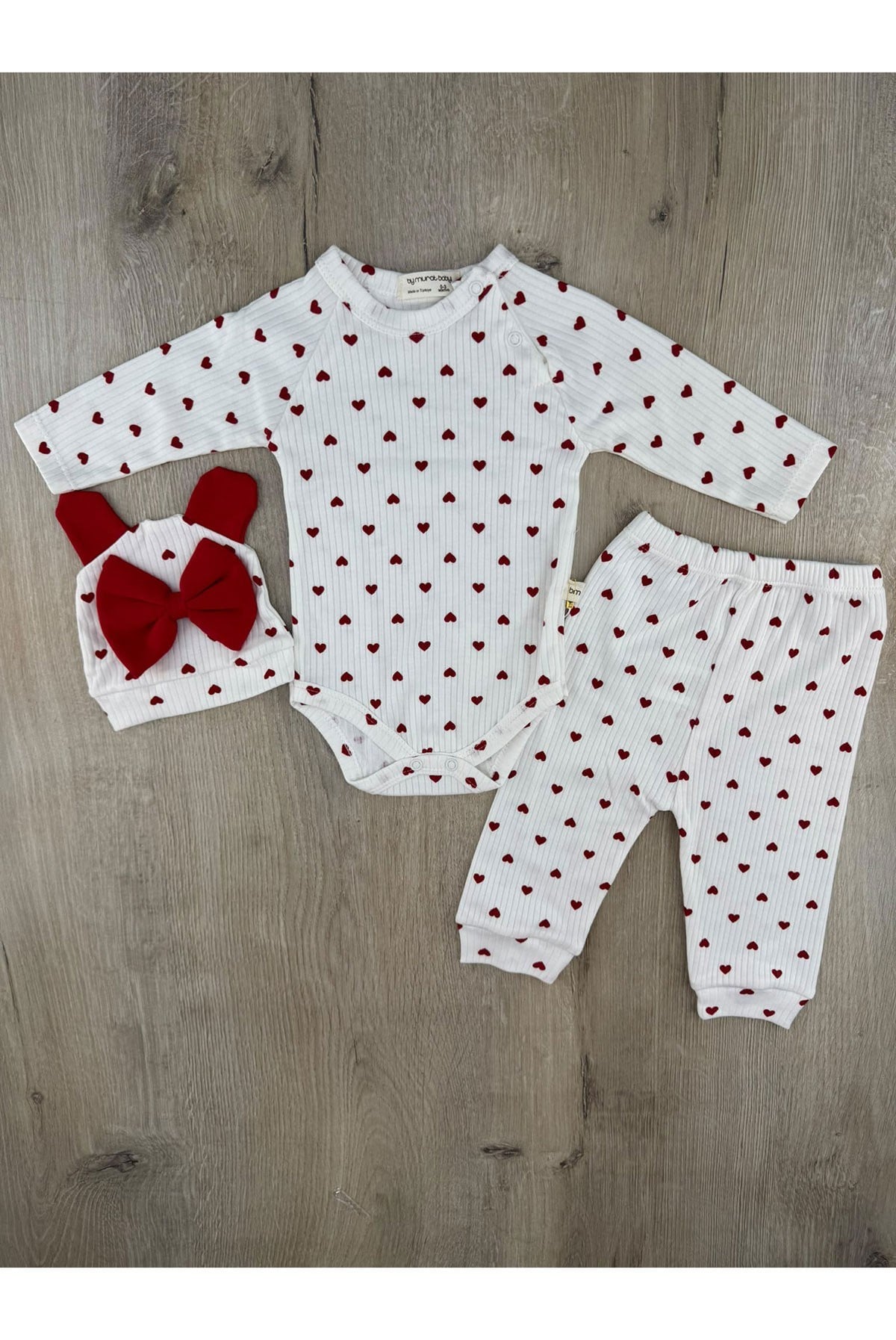 Murat Baby (0-12 Ay) 10420 Krem Zemin Minik Kalp Desenli Çıtçıtlı Badili Takım
