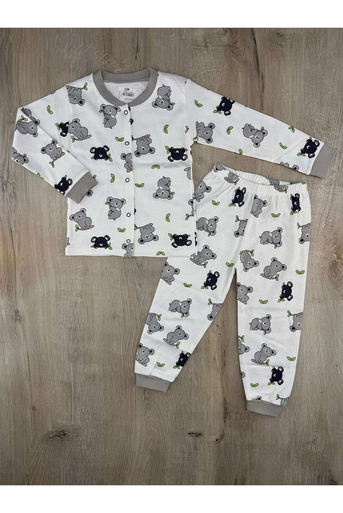 Seçkin (3-6 Yaş) Ağaca Sarılan Koala Desenli Önden Çıtçıtlı Pijama Takımı