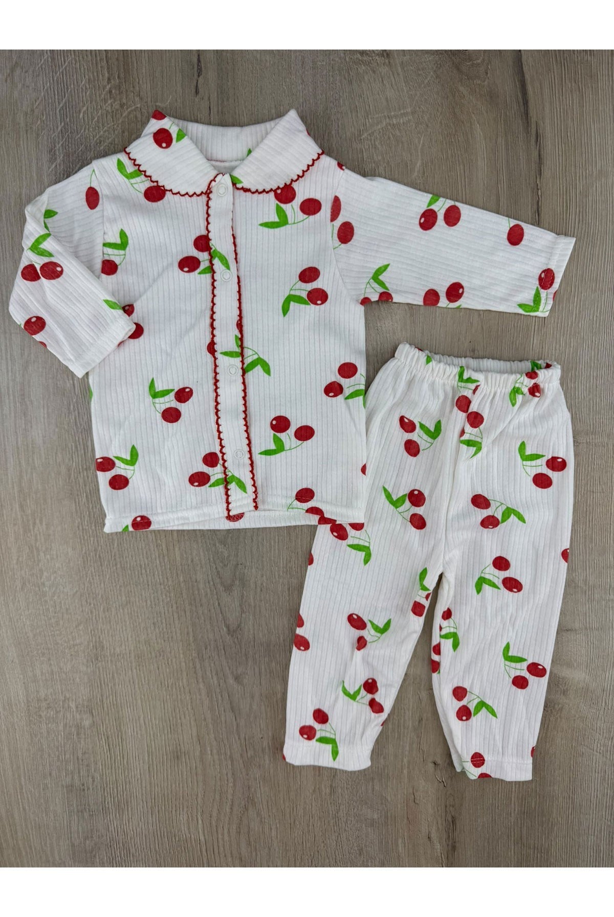 Zem (0-6 Ay) Kiraz Desenli Yakalı Önü Çıtçıtlı Pijama Takımı