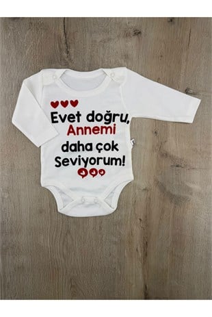 YUMİYUM (3-18 Ay) Annemi Daha Çok Seviyorum Desenli Uzun Kollu Çıtçıtlı Badi