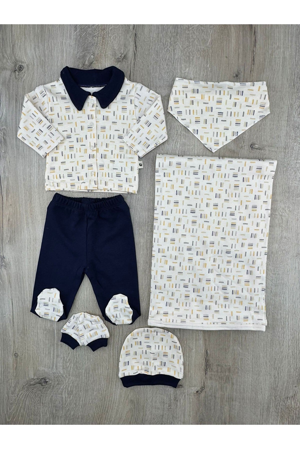 #260164 (0-3 Ay) Çizgi Desenli Battaniyeli Set