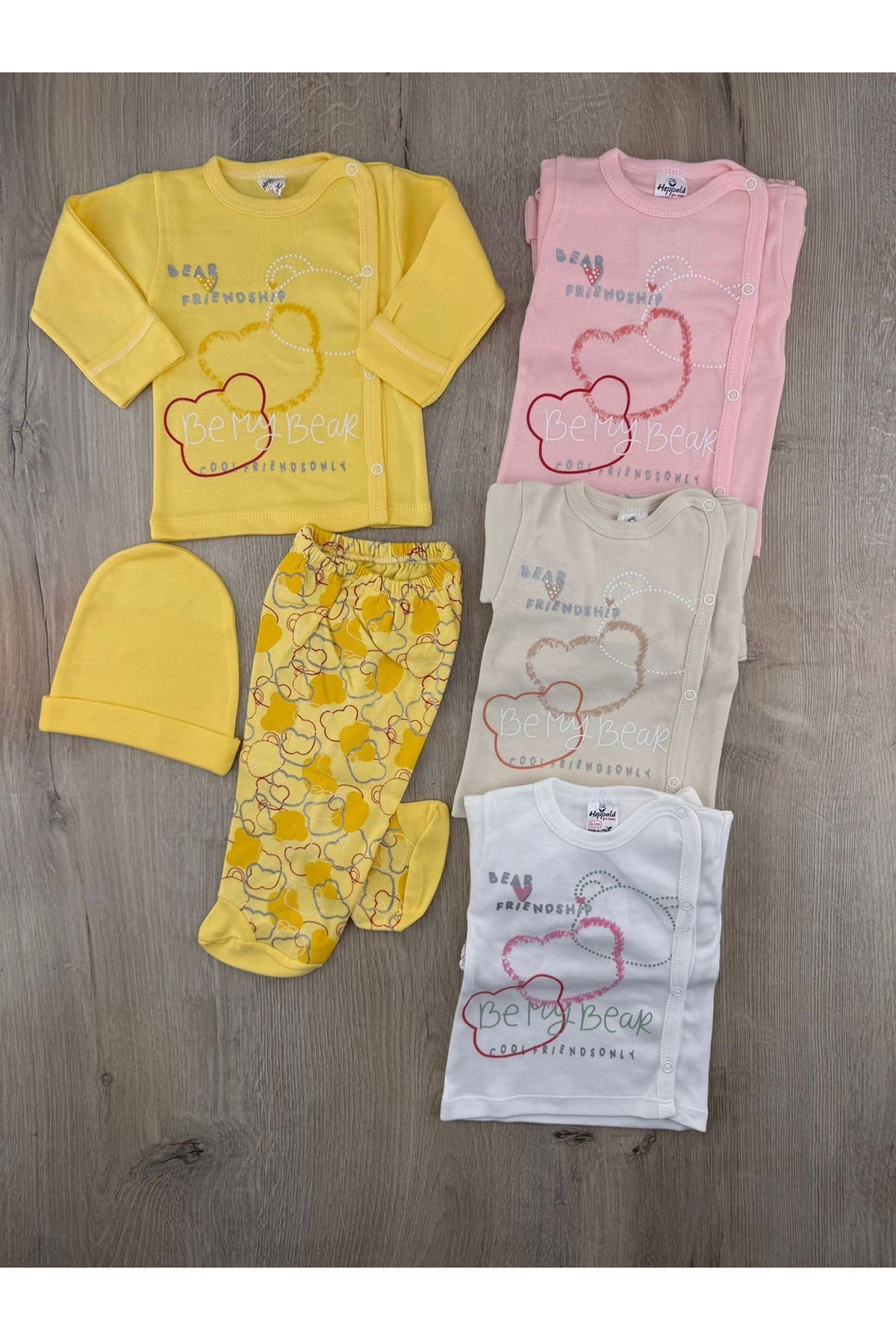 #260378 (0-3 Ay) Bear Desenli Kendinden Eldivenli Şapkalı Zıbın Takımı