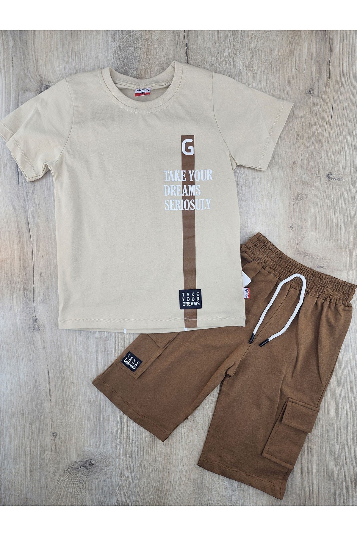 #560136 (7-10 Yaş) Take Desenli Şortlu Takım