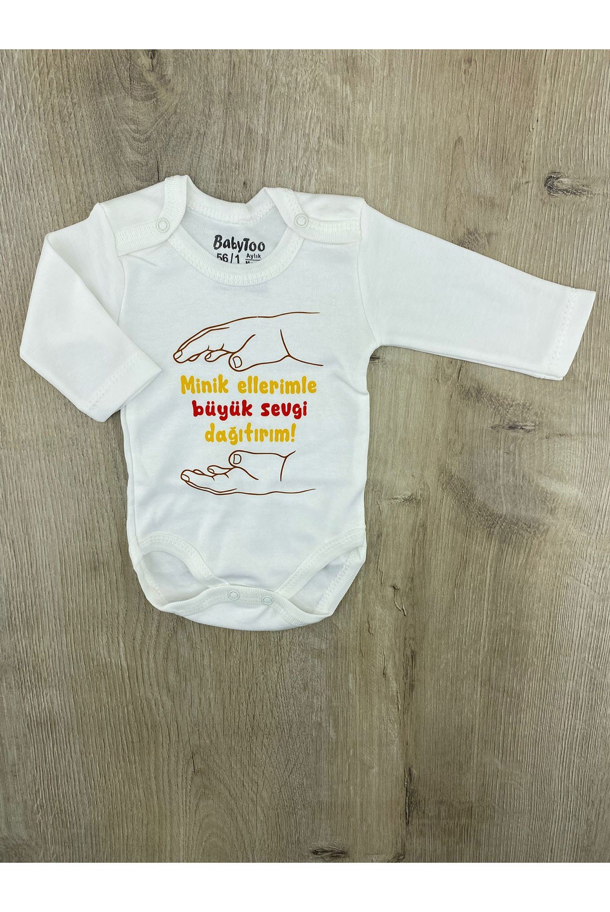 Babytoo (0-36 Ay) MİNİK ELLERİMLE SEVGİ DAĞITIRIM Desenli Uzunkollu Çıtçıtlı Badi