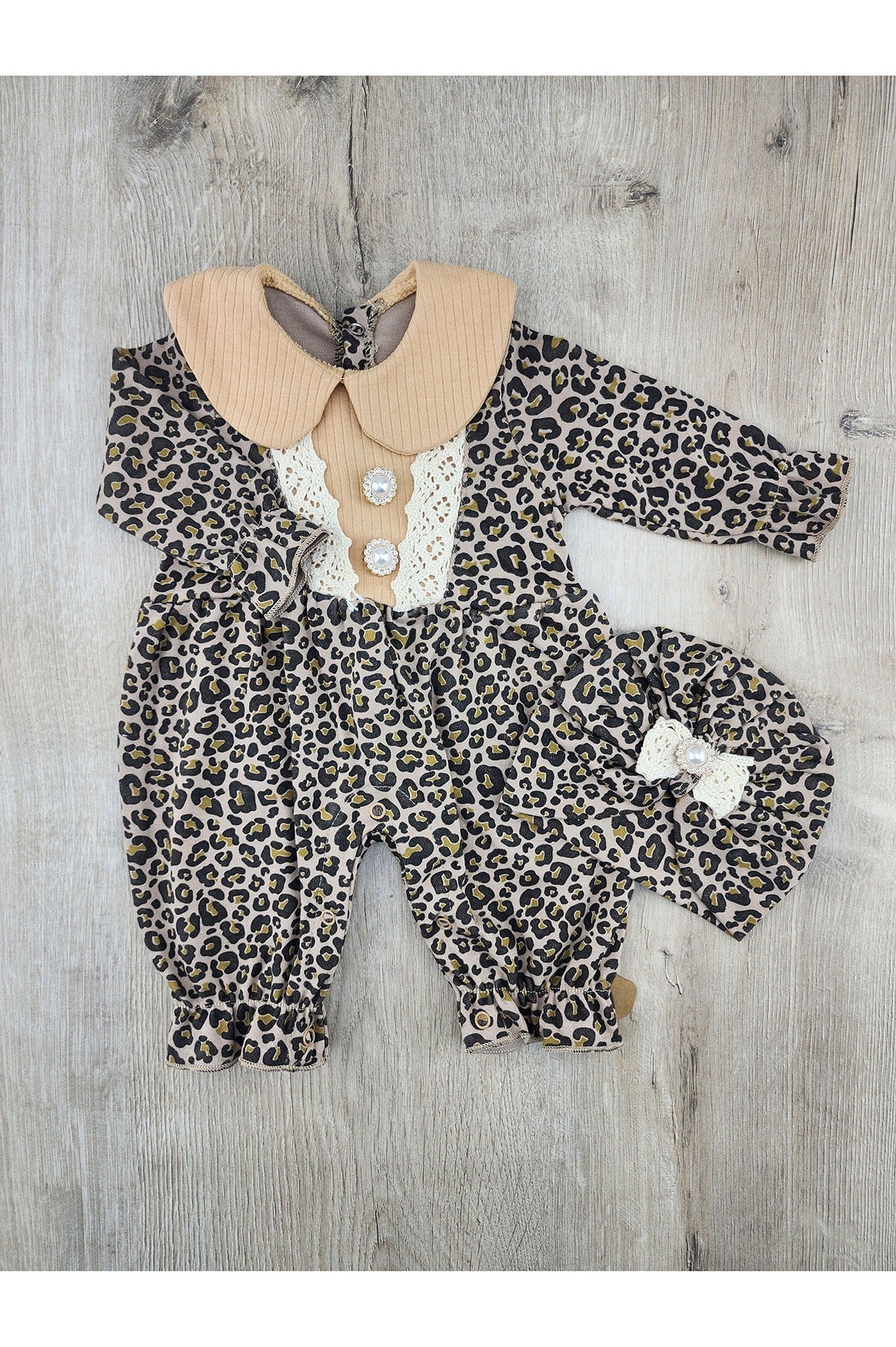 Coşay (3-12 Ay) Yakalı Leopar Desenli Tulum