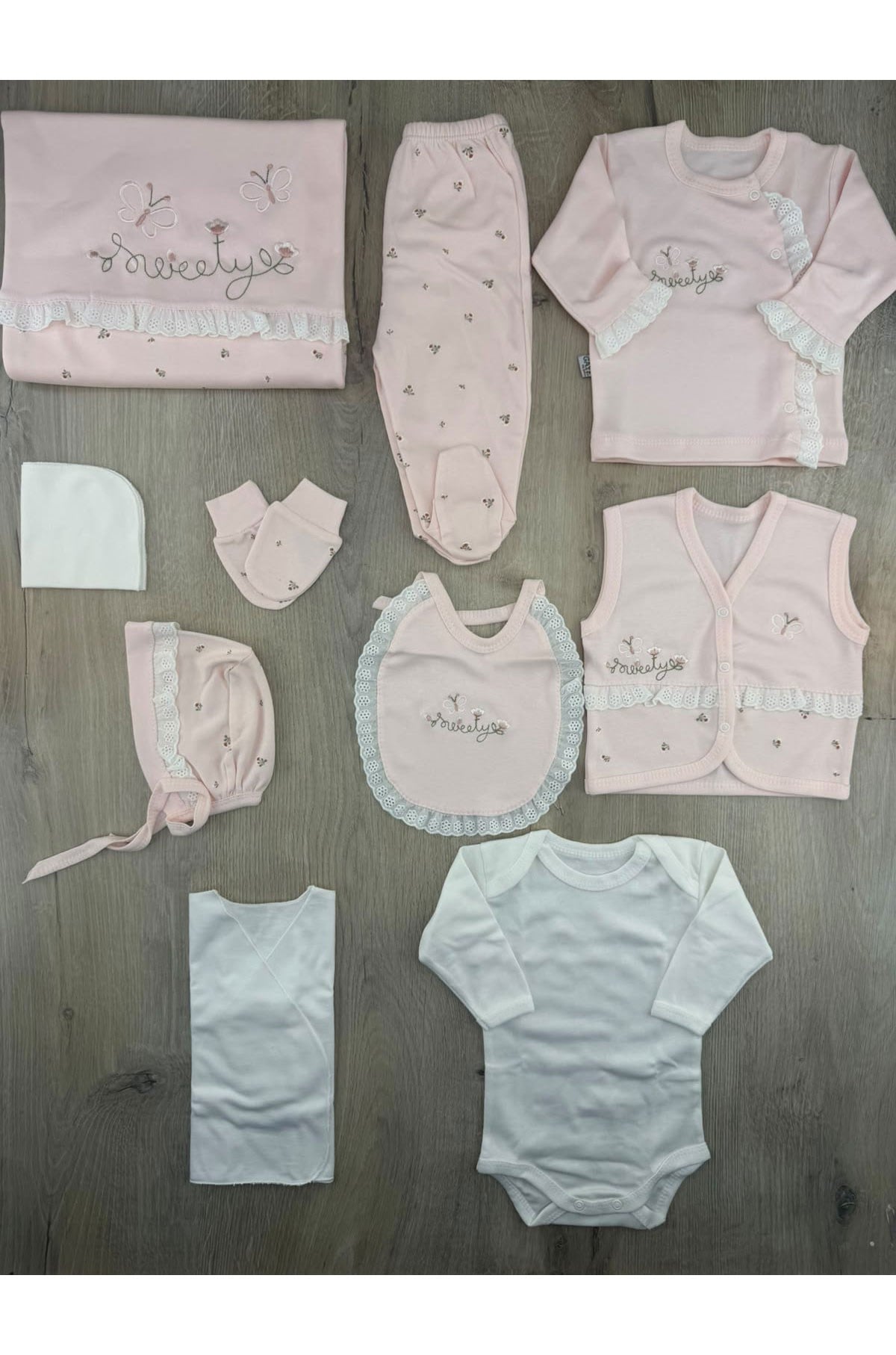 GAYE (0-3 Ay) Sweety İşlemeli 10 Lu Hastane Çıkış Seti