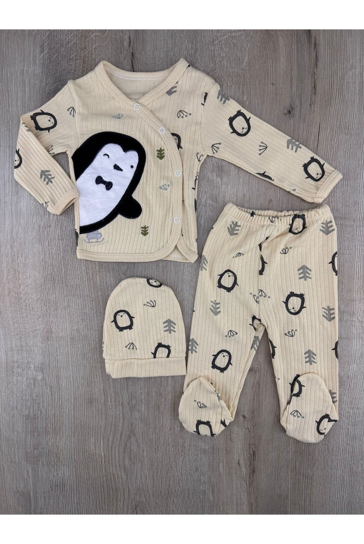 Gonca Bebe (0-3 Ay) Penguen Desenli Şapkalıı Zıbın Takımı