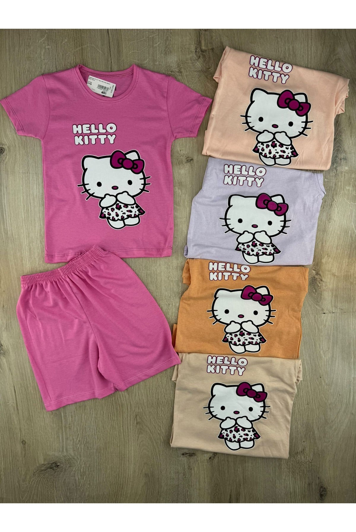 Keskincan-33 (2-5 Yaş)i Hello Kitty Desenli Şortlu Takım