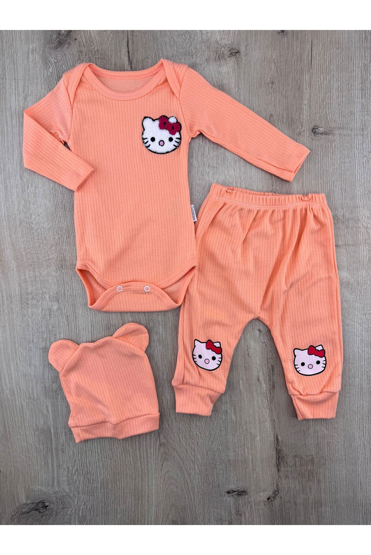 Minibird (3-6-9 Ay) Hello Kitty Desenli Çıtçıtlı Badili Şapkalı Takım