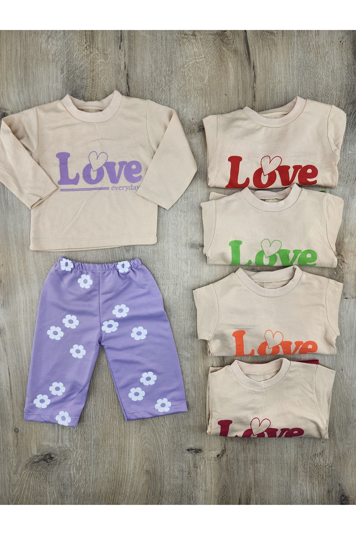 Minnik (6-18 Ay) Love Yazılı Altı Papatyalı Mevsimlik Takım