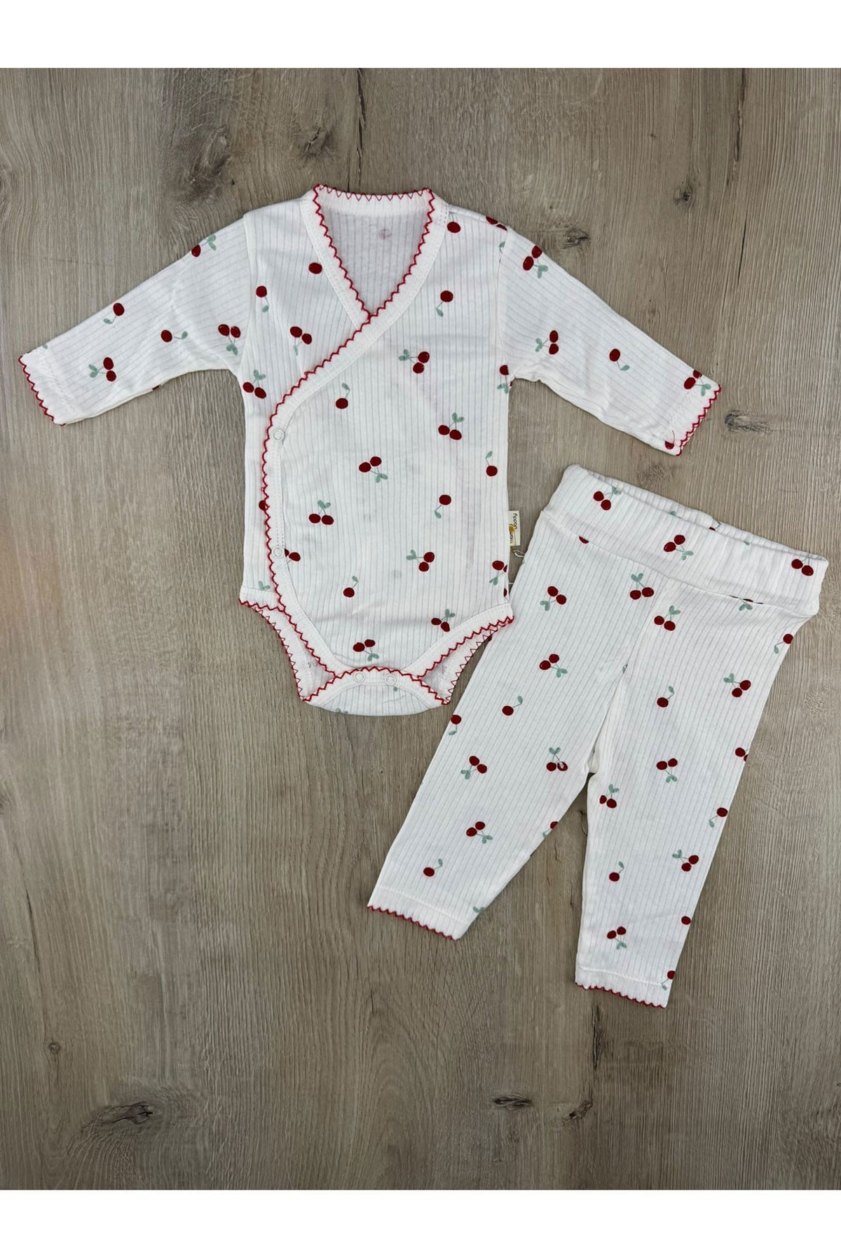 Murat Baby (0-6 Ay) Kiraz Desenli Kundak Badili Takım
