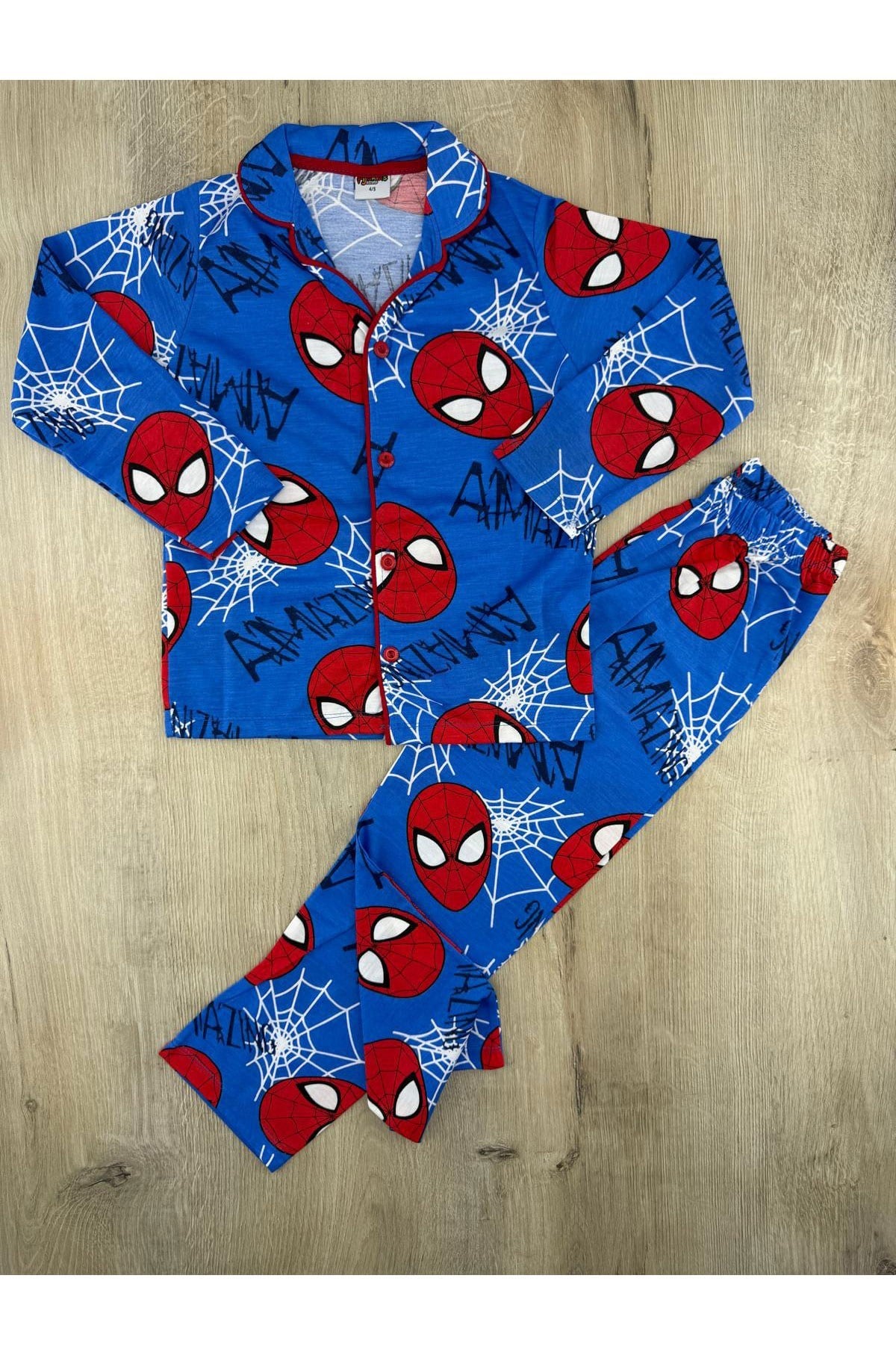 Pijakids (4-12 Yaş) Ağ Atan Spiderman Desenli Önden Düğmeli Pijama Takımı