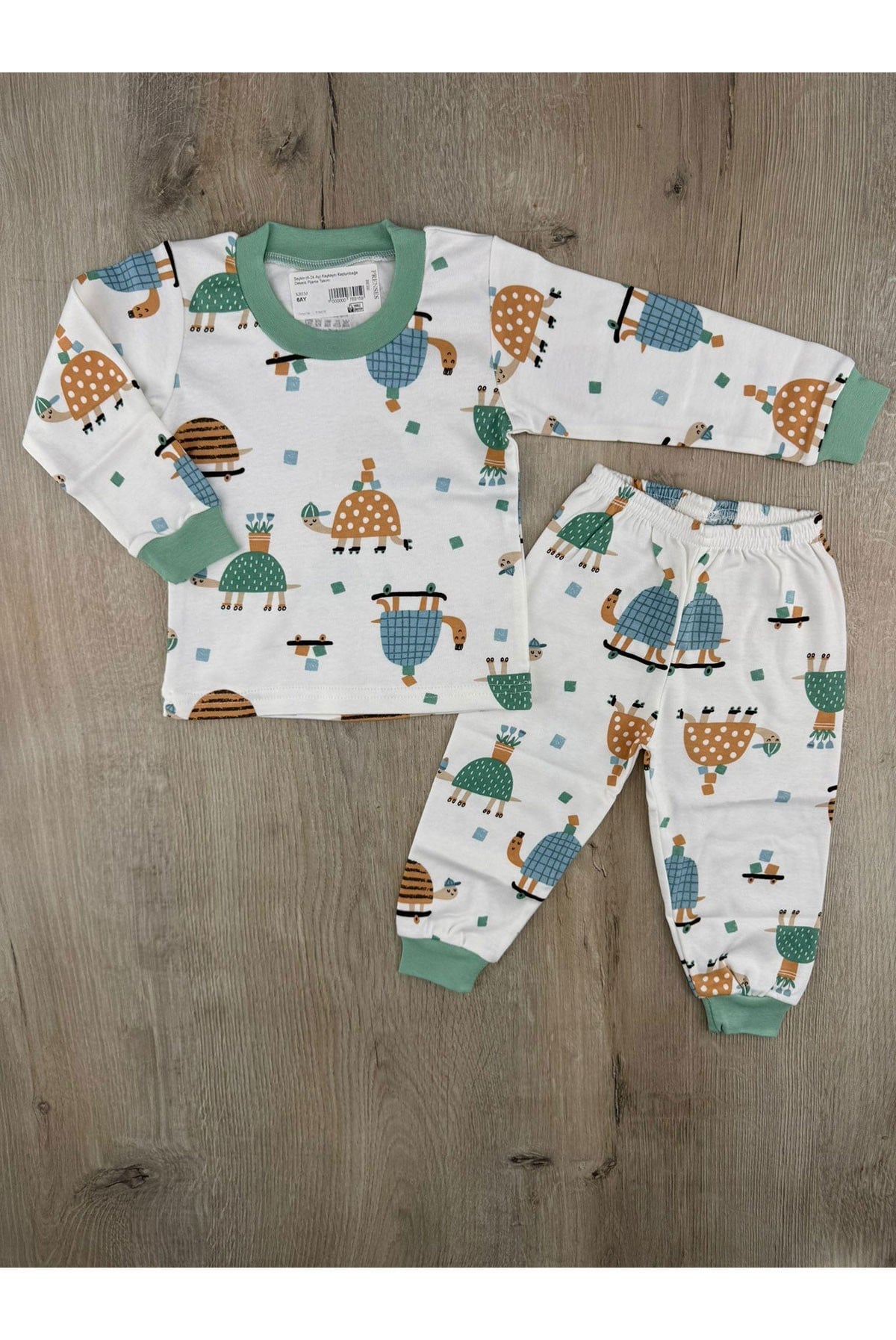 Seçkin (6-24 Ay) Kaykaycı Kaplumbağa Desenli Pijama Takımı