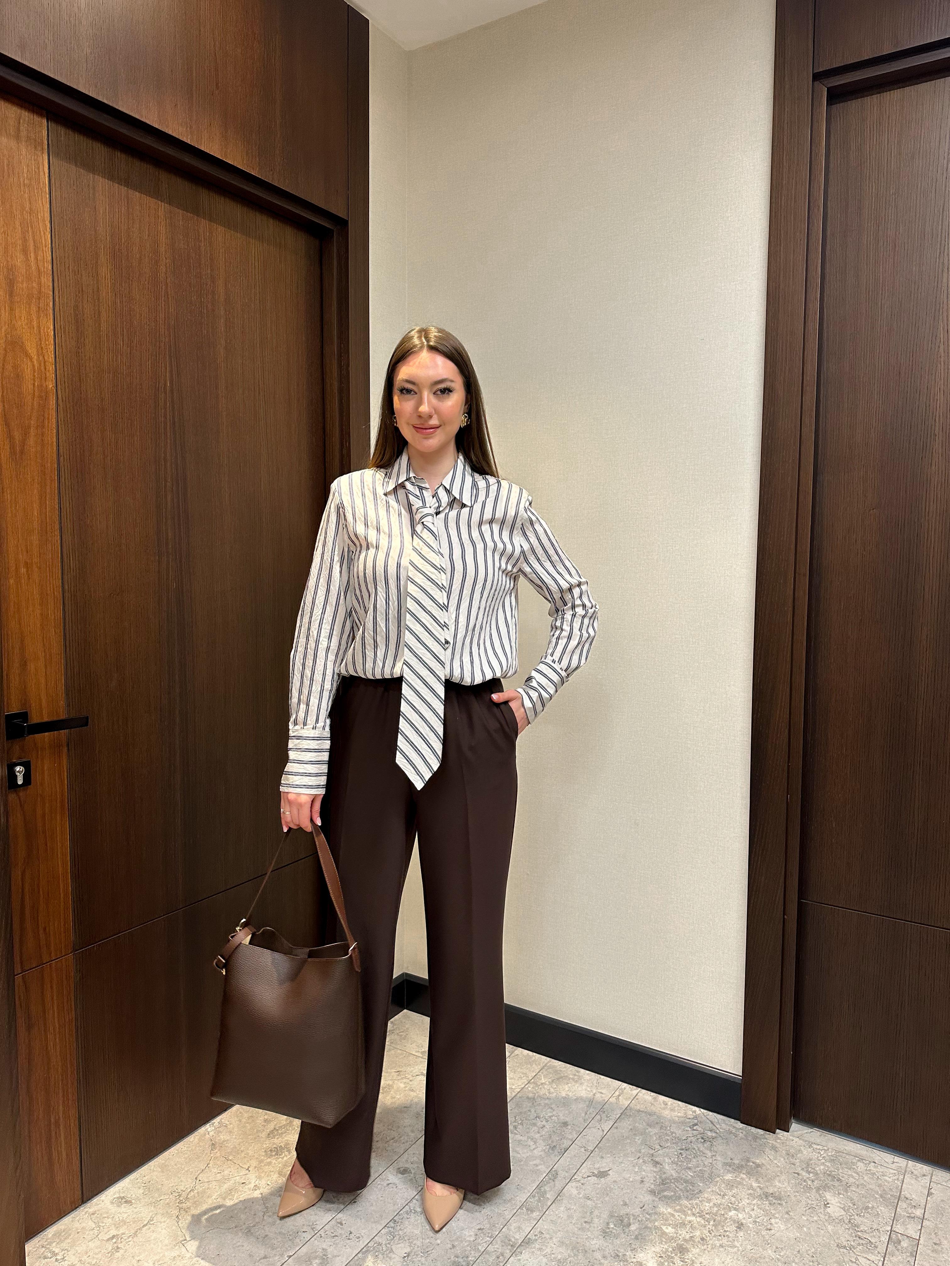 ÇİZGİLİ KRAVAT DETAYLI GÖMLEK