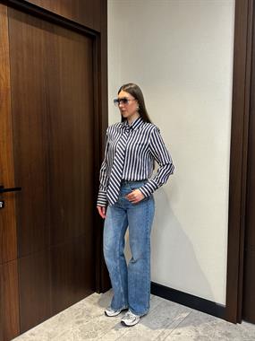 ÇİZGİLİ KRAVAT DETAYLI GÖMLEK