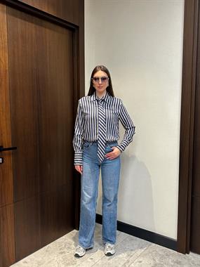 ÇİZGİLİ KRAVAT DETAYLI GÖMLEK