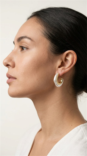 MODERN ÇİFT RENK OVAL HALKA KÜPE (BEYAZ & ALTIN)