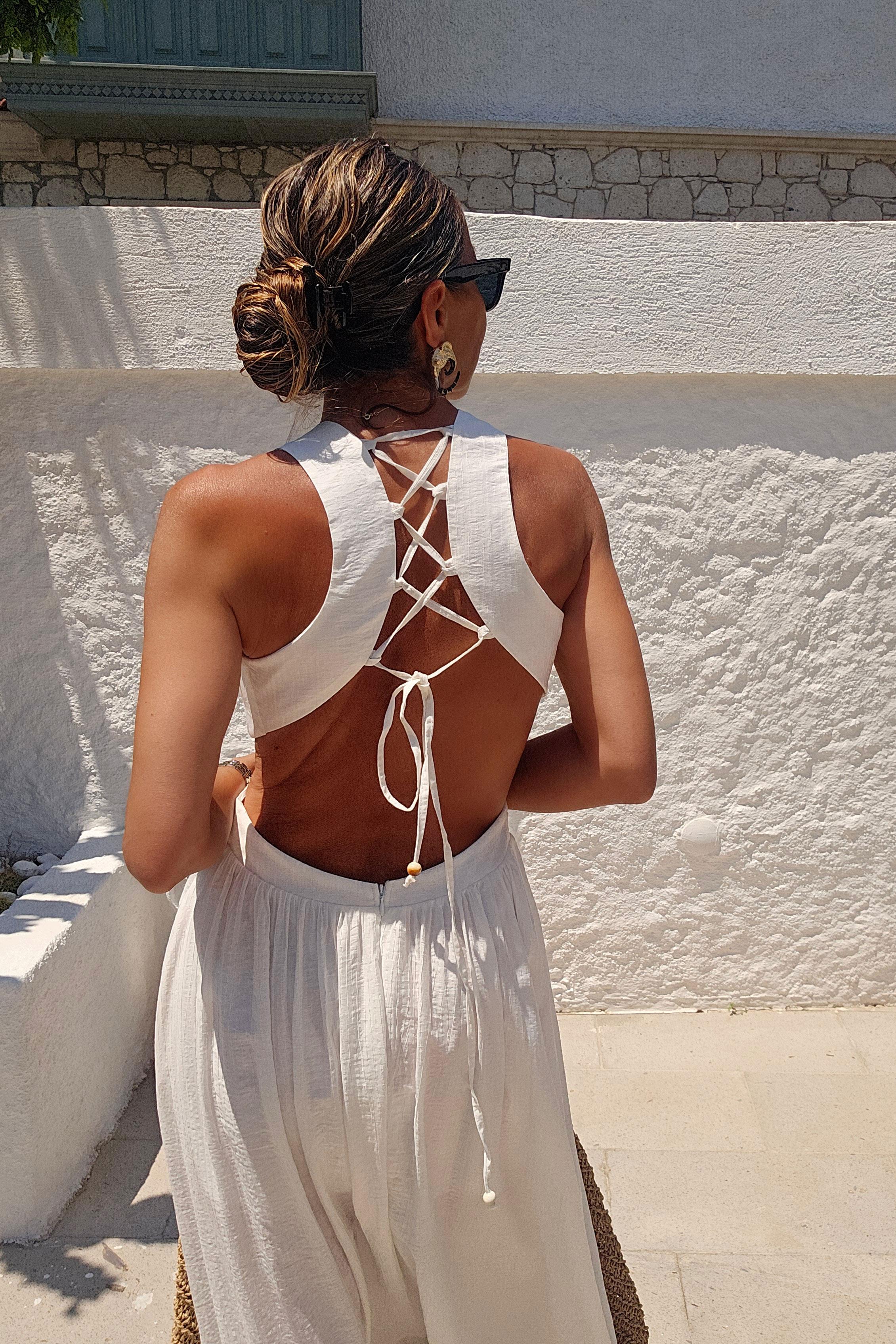 Cut Out VE Sırt Detaylı Elbise