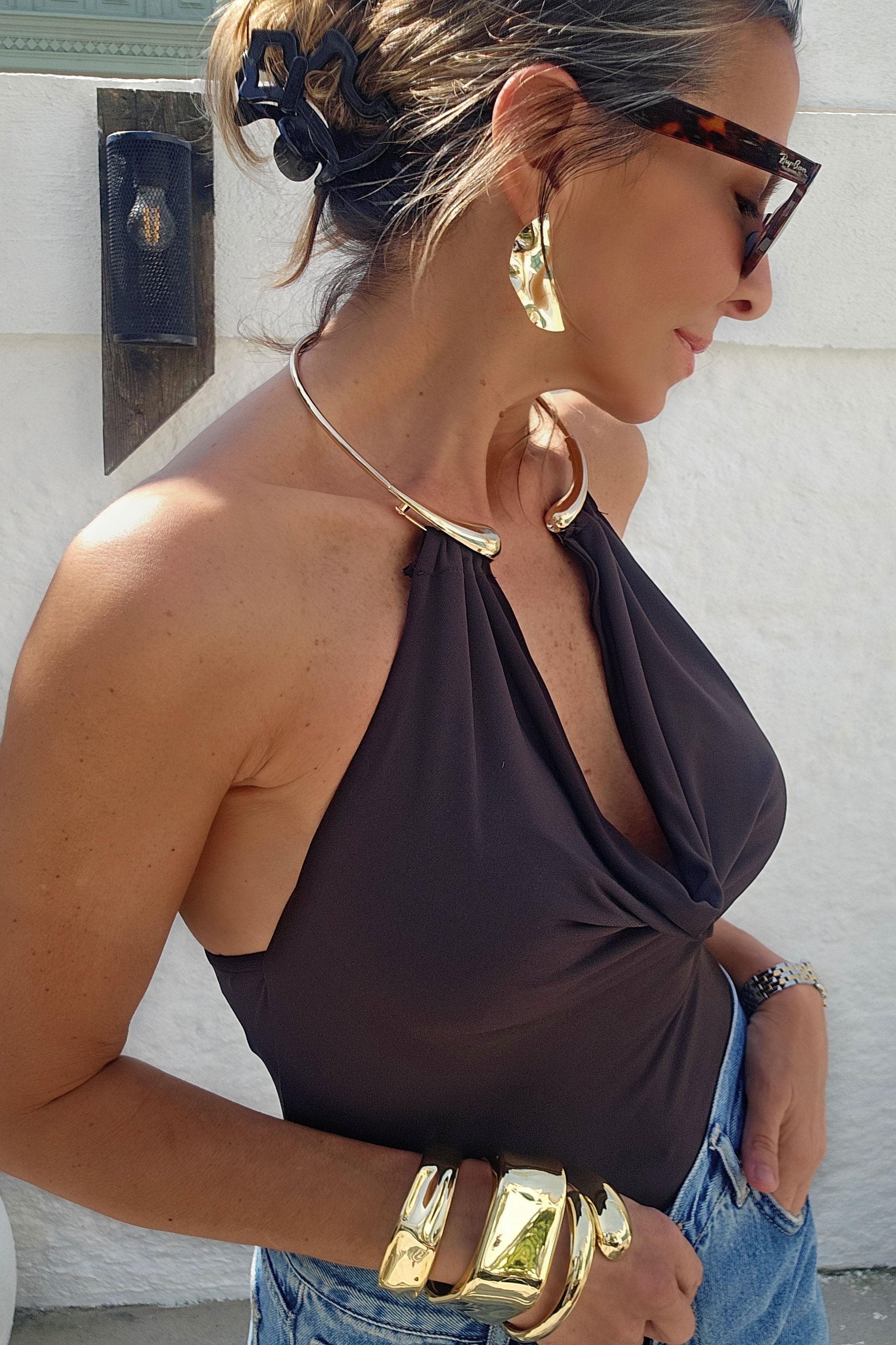 Gold Boyun Detaylı Bodysuit