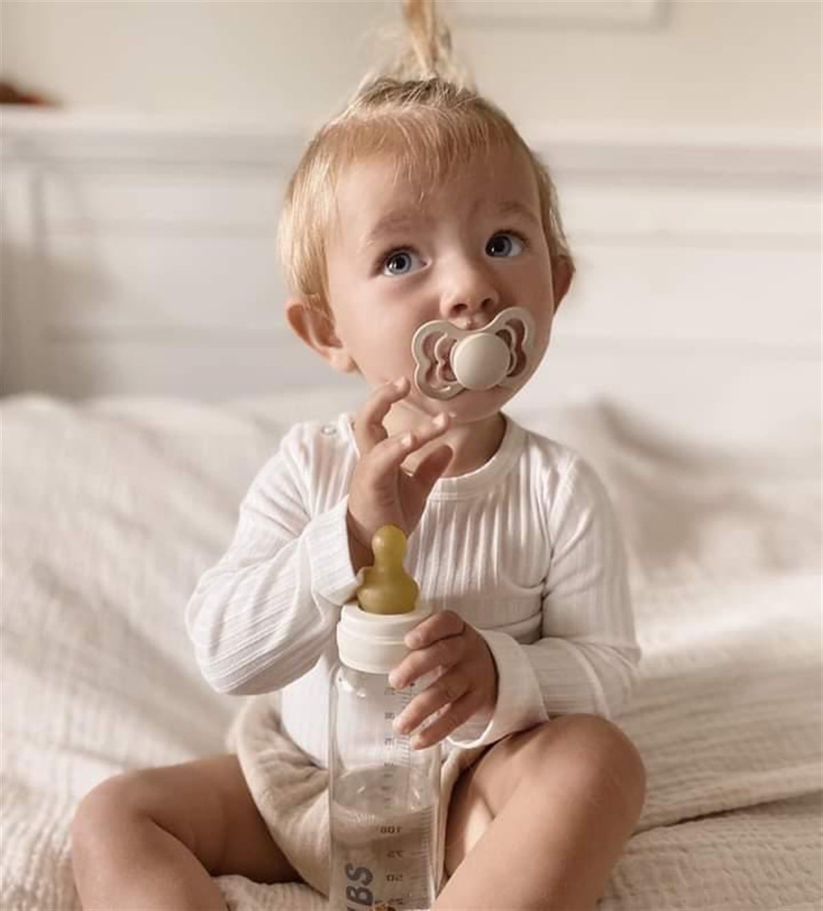 Beyaz Bebekle Büyüyen Esnek Uzun Kollu Bebek Zıbın - Çıtçıtlı Body