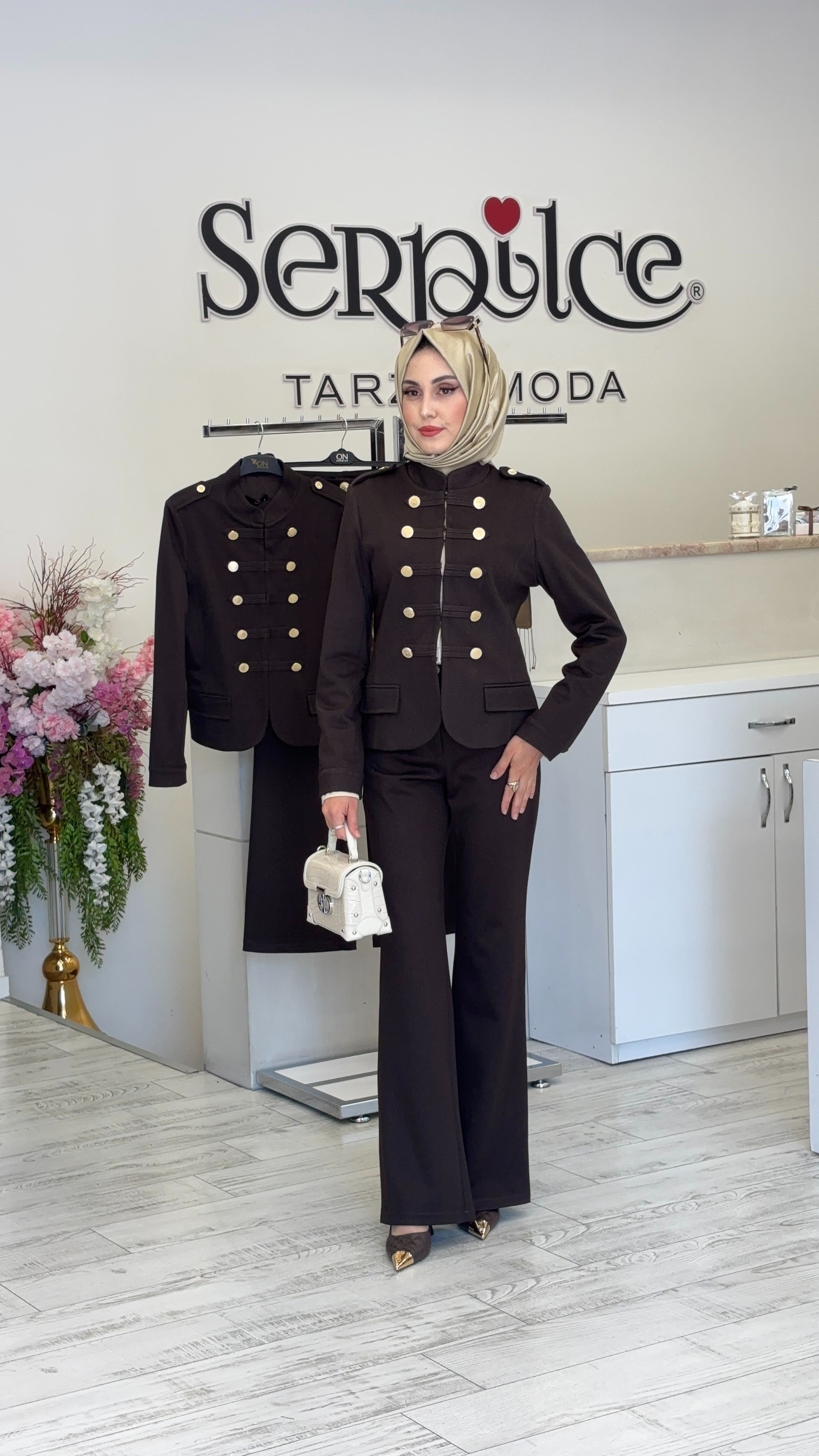 KISA CEKETLİ TAKIM
