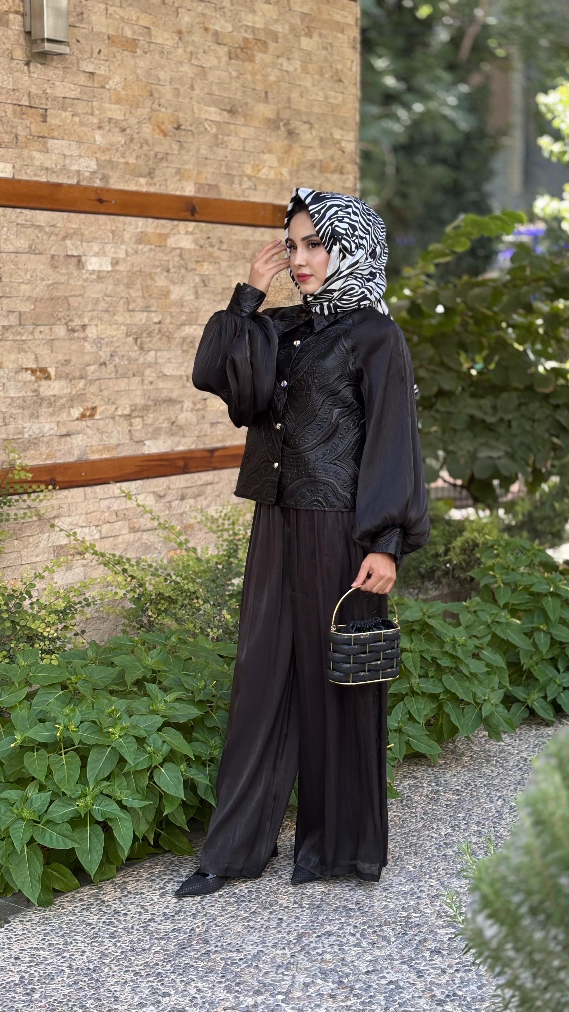 BROKAR KUMAŞ DETAYLI TAKIM