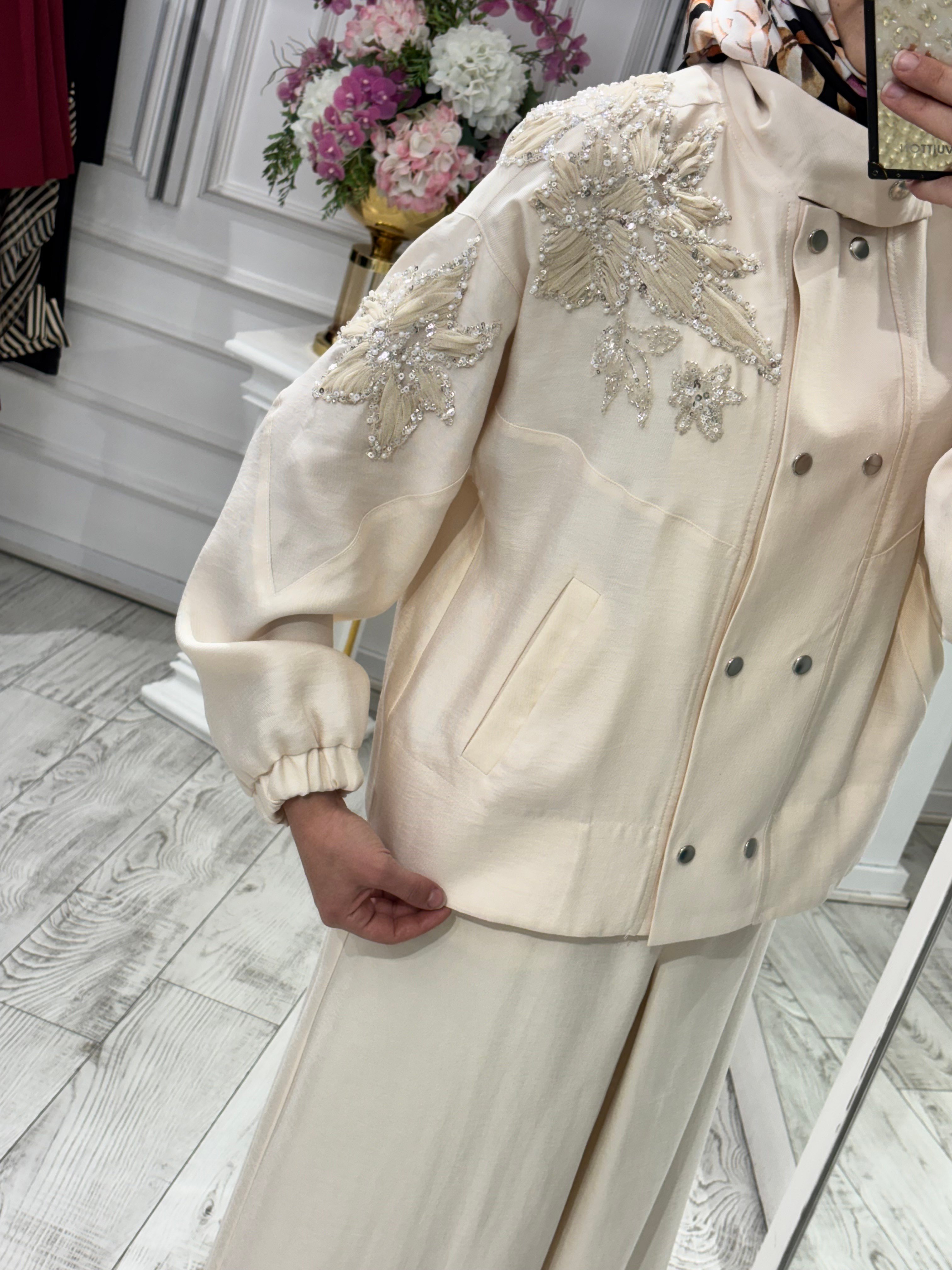 YEŞİM ÖZCAN TAKIM