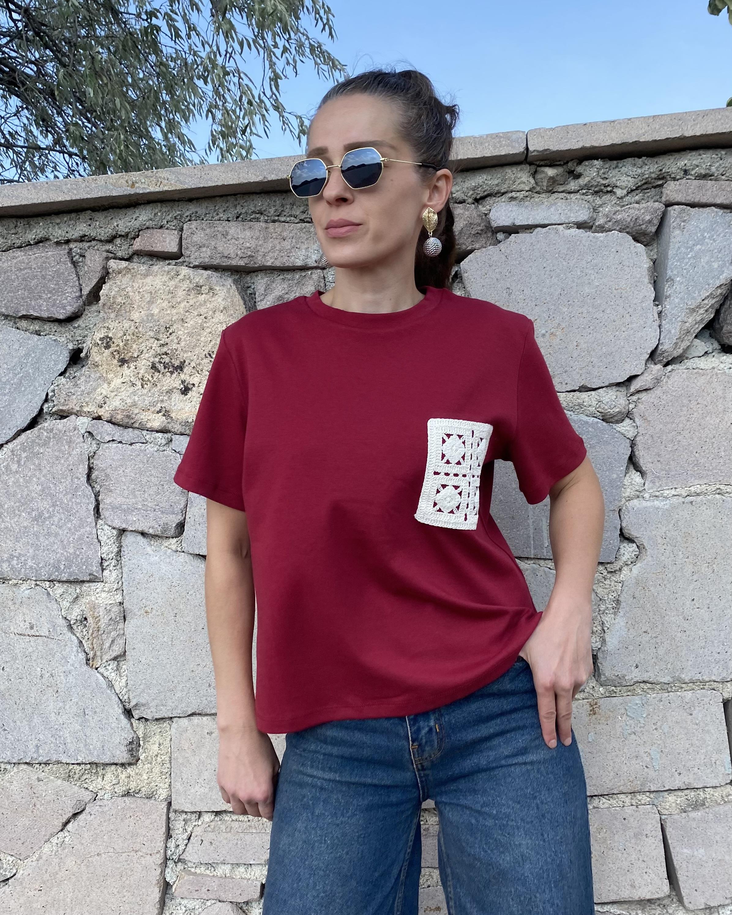 Bordo Bisiklet Yaka Örgü Cep Detaylı Tişört