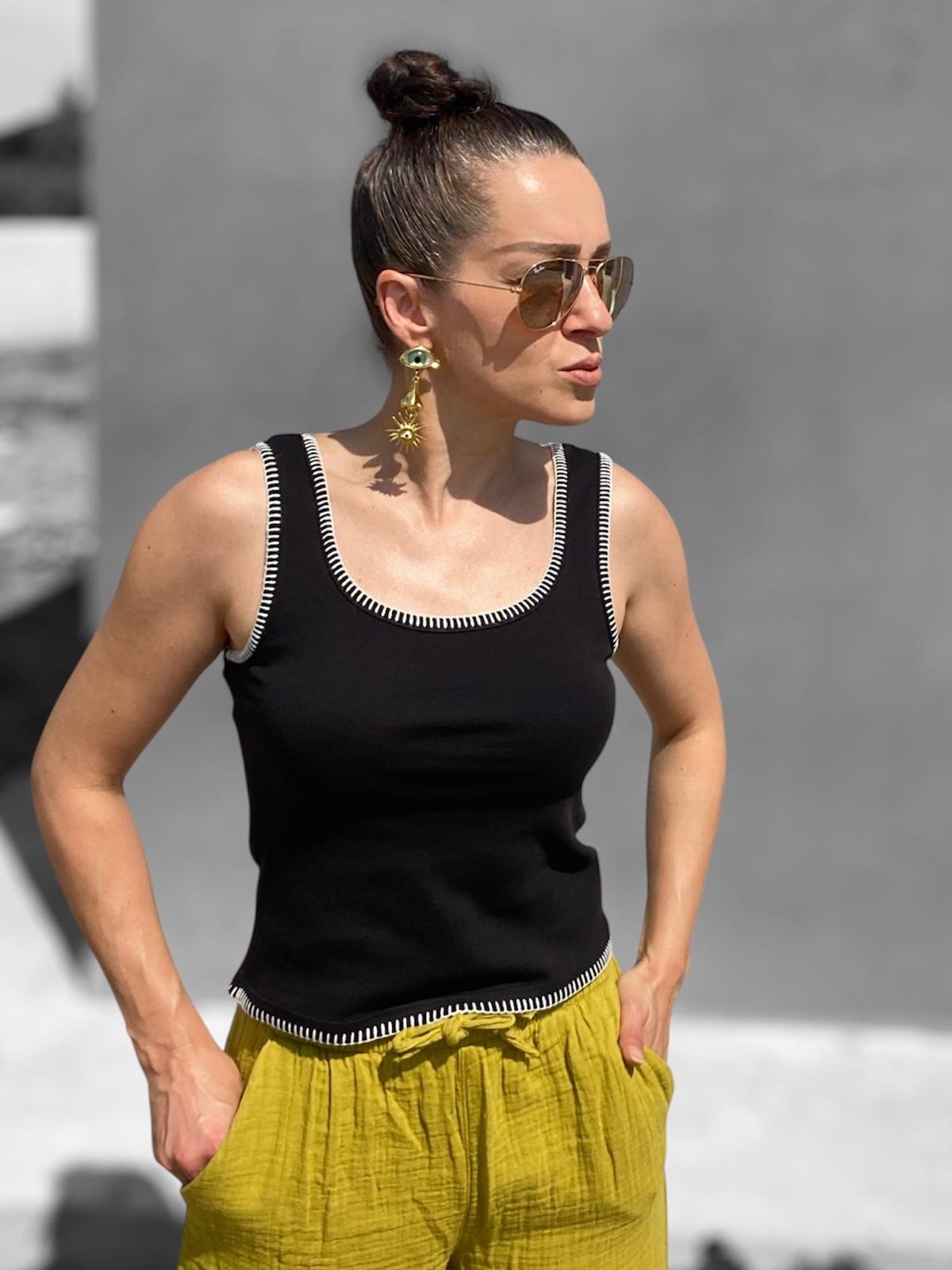 Siyah Ribanalı Kenar Dikişli Atlet