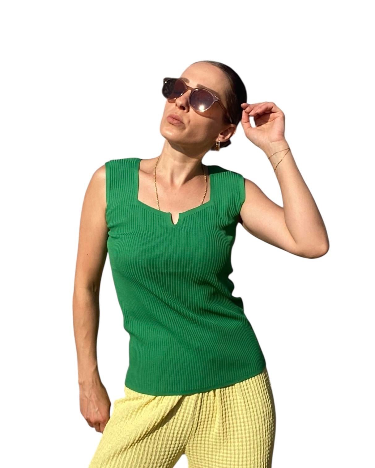 Yeşil Kare Yaka V Kesim Triko Atlet