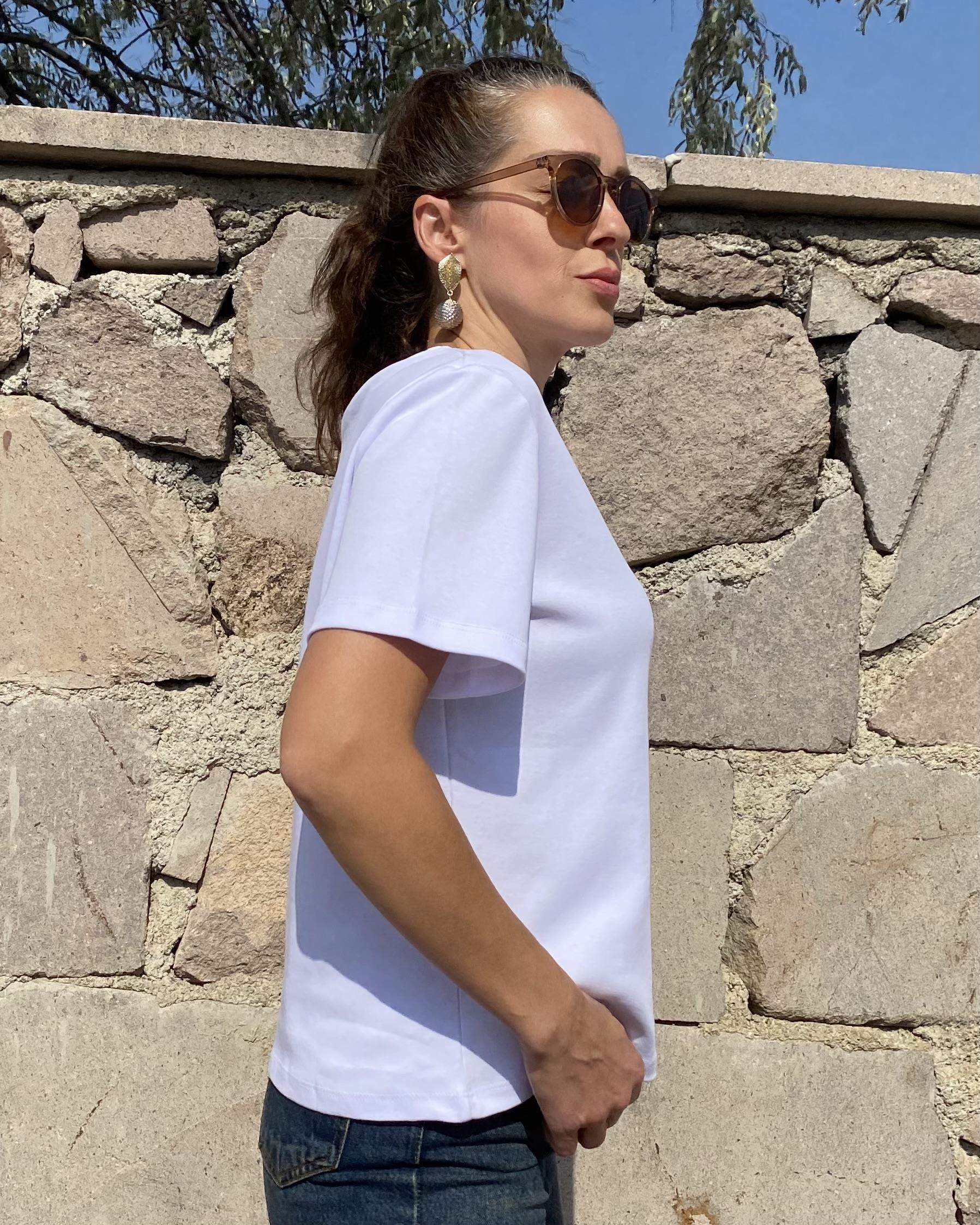 Beyaz Bisiklet Yaka Örgü Cep Detaylı Tişört