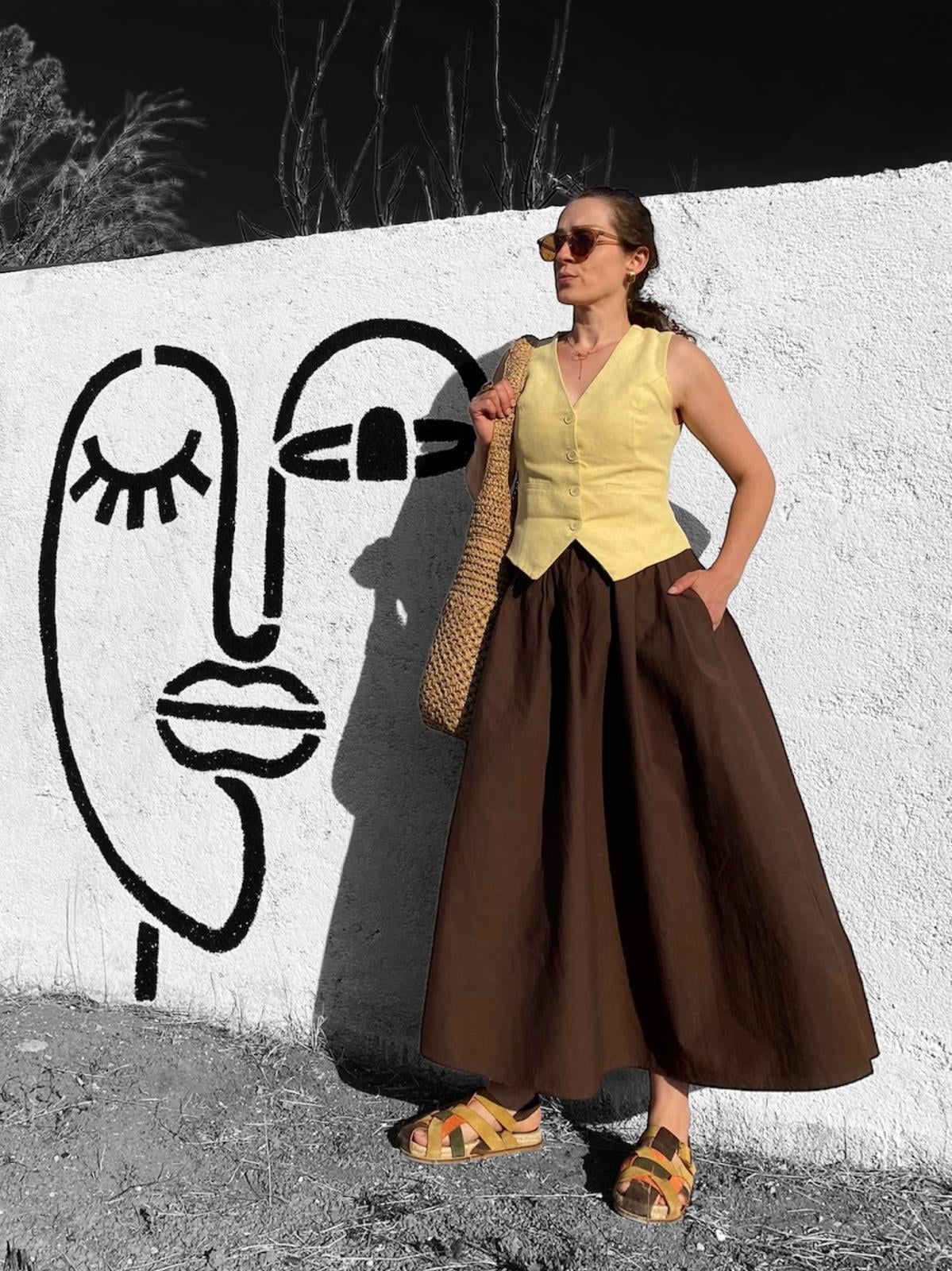 Kahve Yüksek Bel ve Lastikli Cepli Bol Kesim Maxi Boy Etek