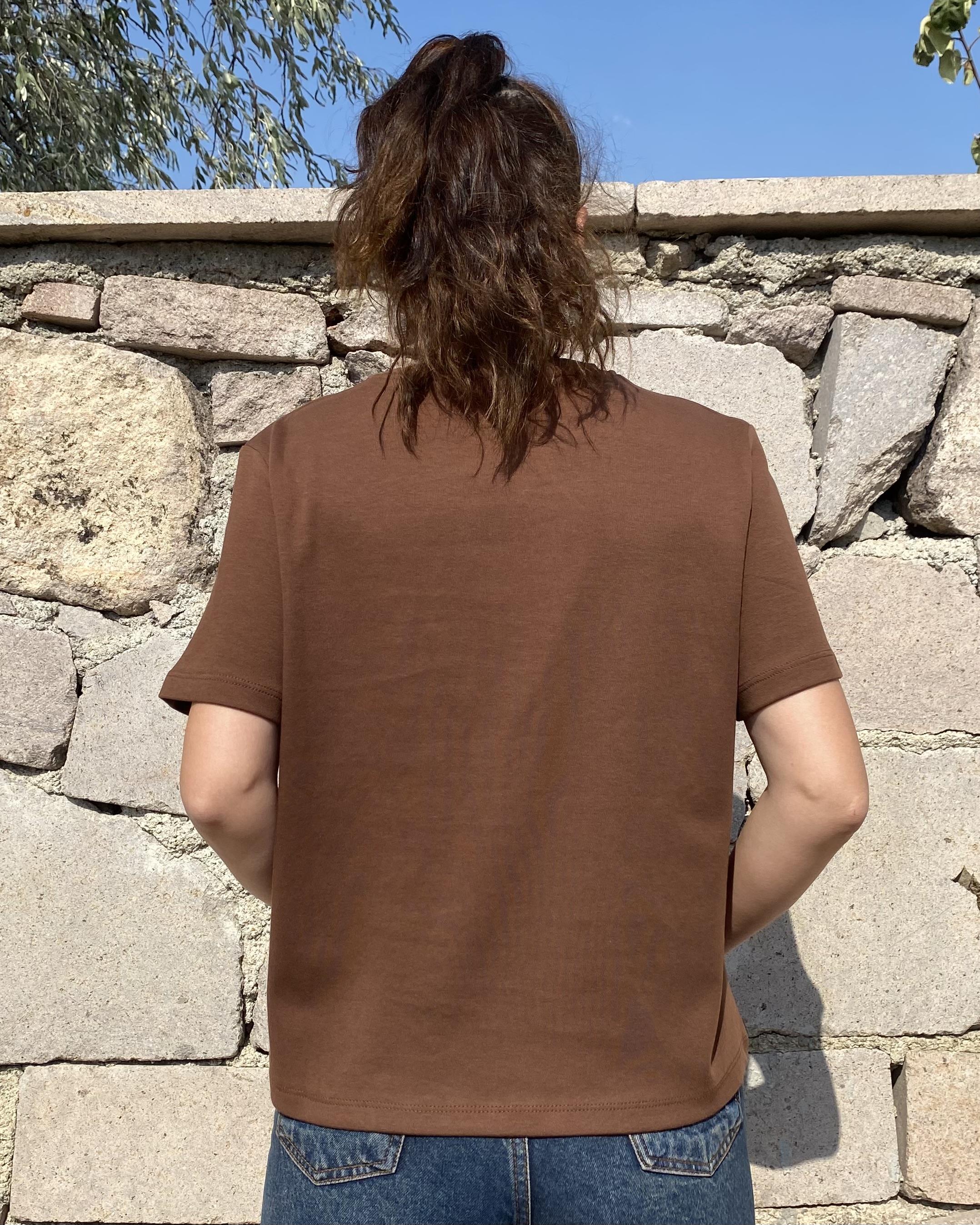 Kahverengi Bisiklet Yaka Örgü Cep Detaylı Tişört