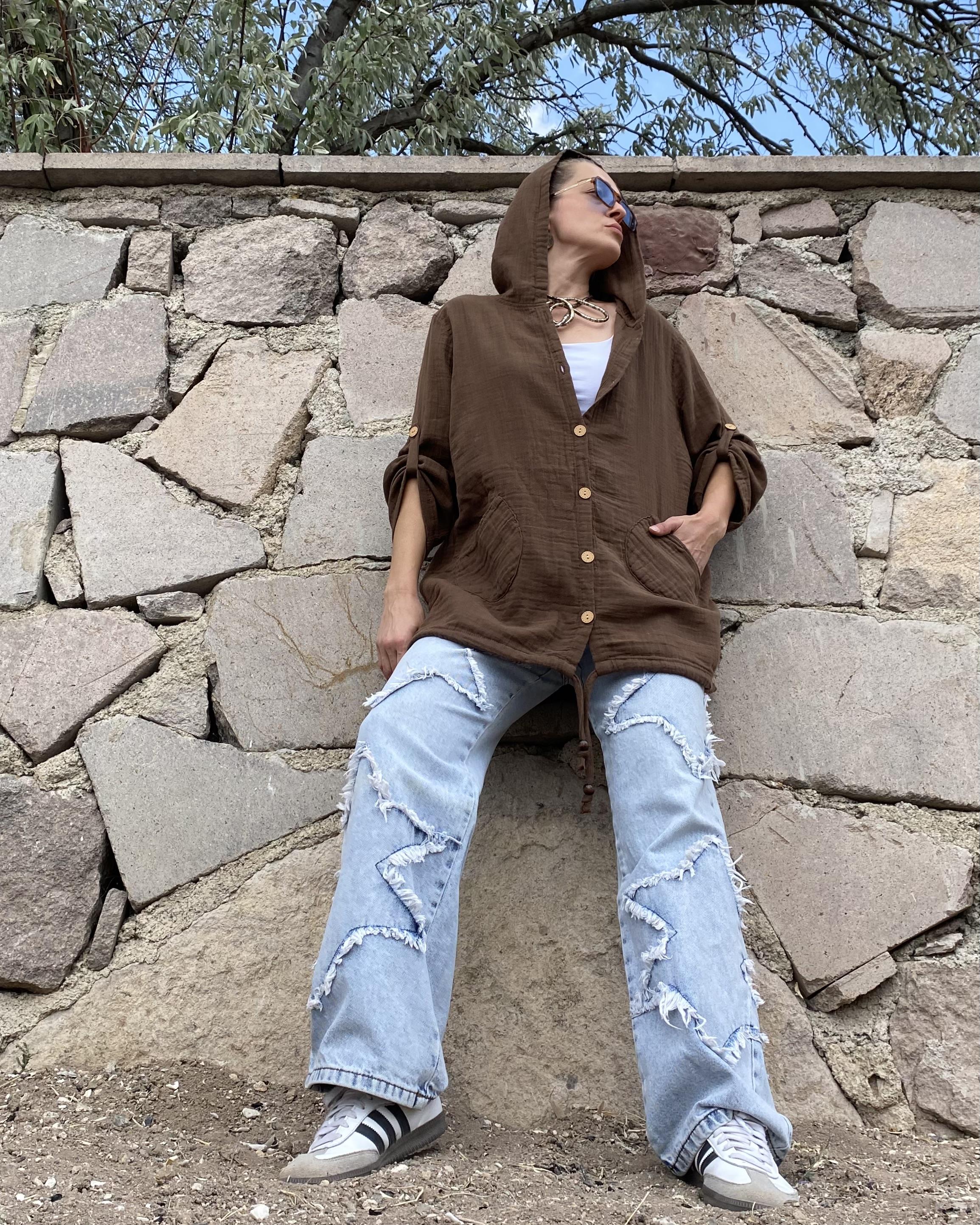 Kahverengi Kapüşonlu Oversize Müslin Kumaş Gömlek