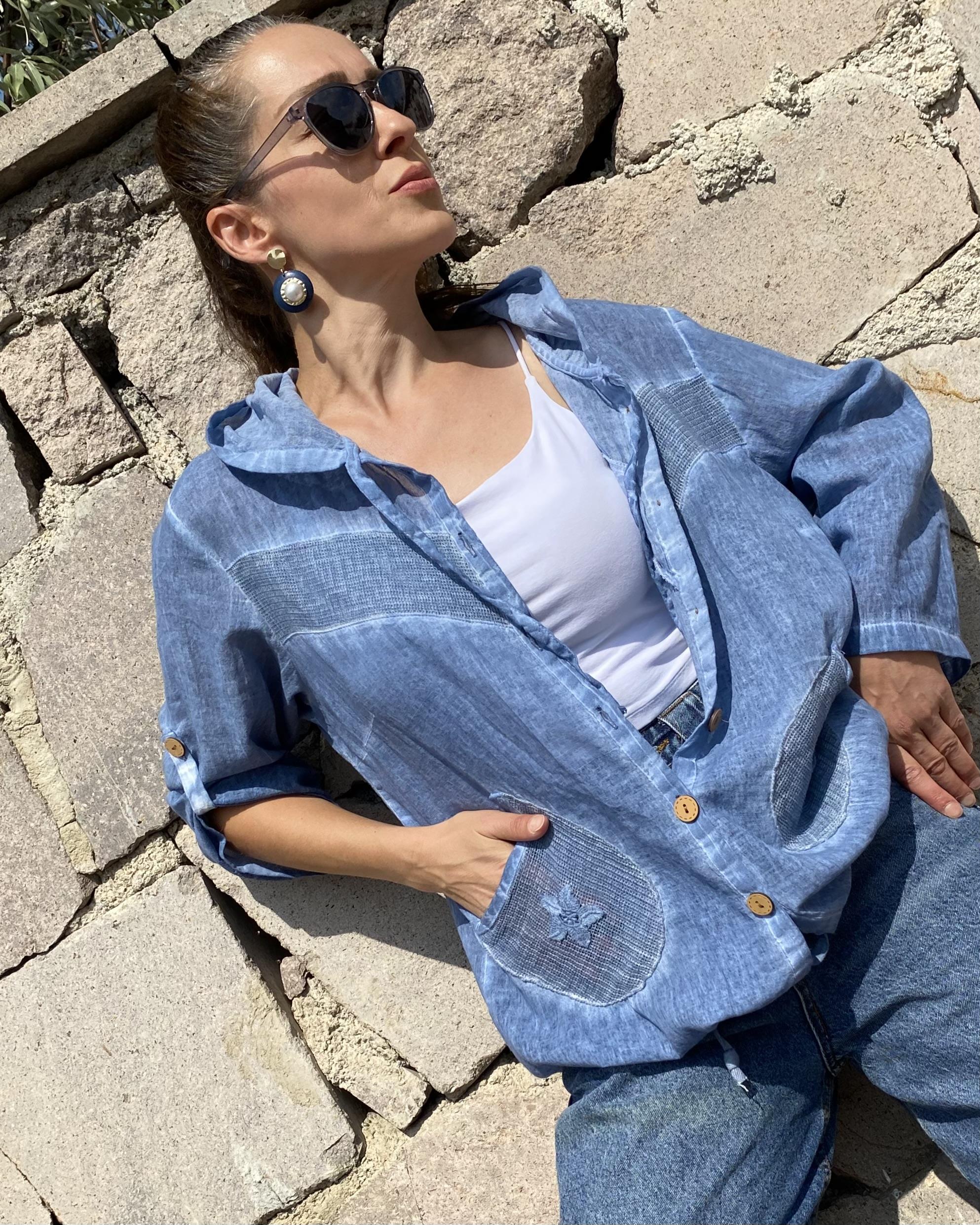 Mavi Kapüşonlu Oversize Müslin Kumaş Gömlek