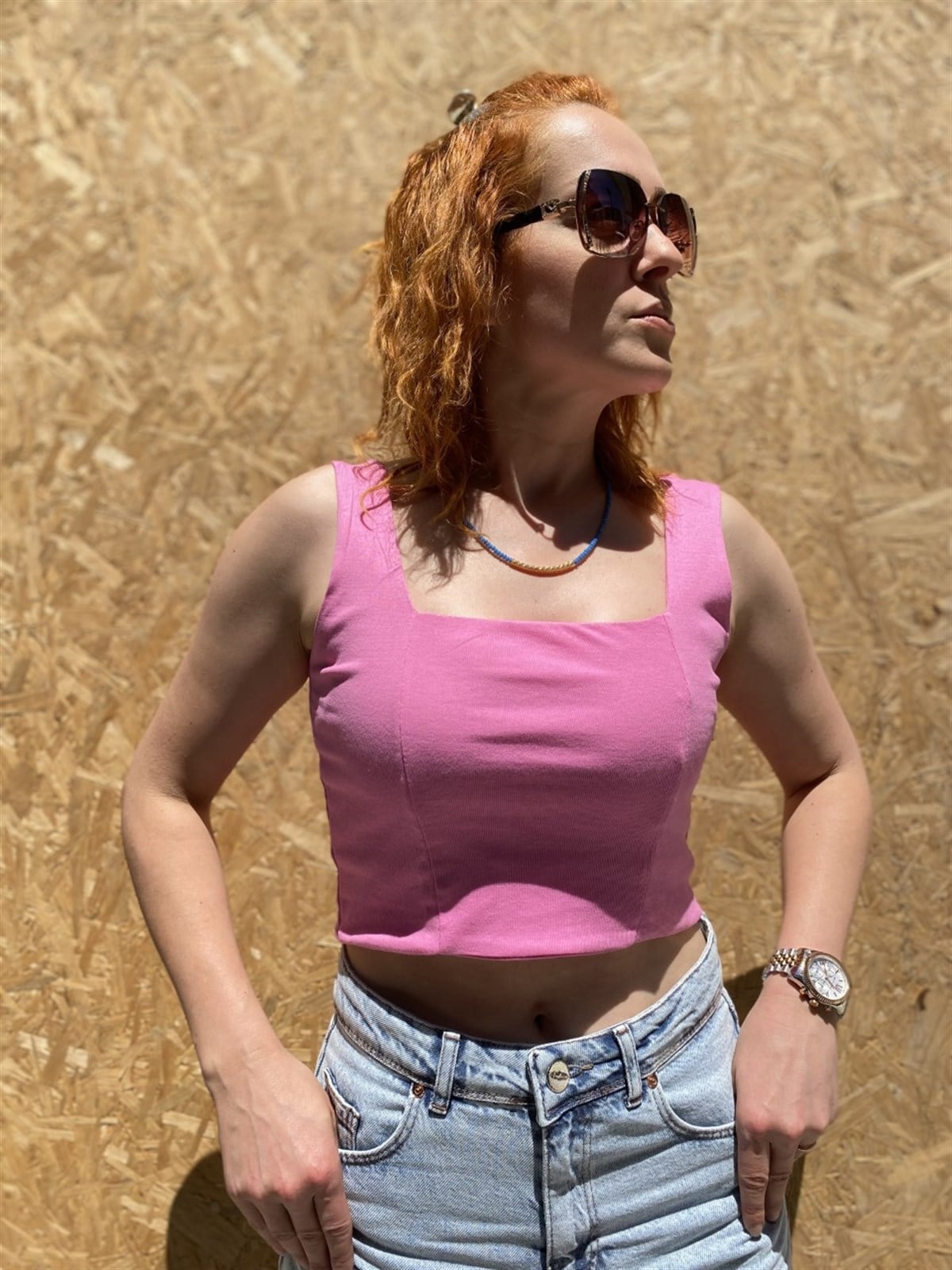 PEMBE-KARE YAKA CROP