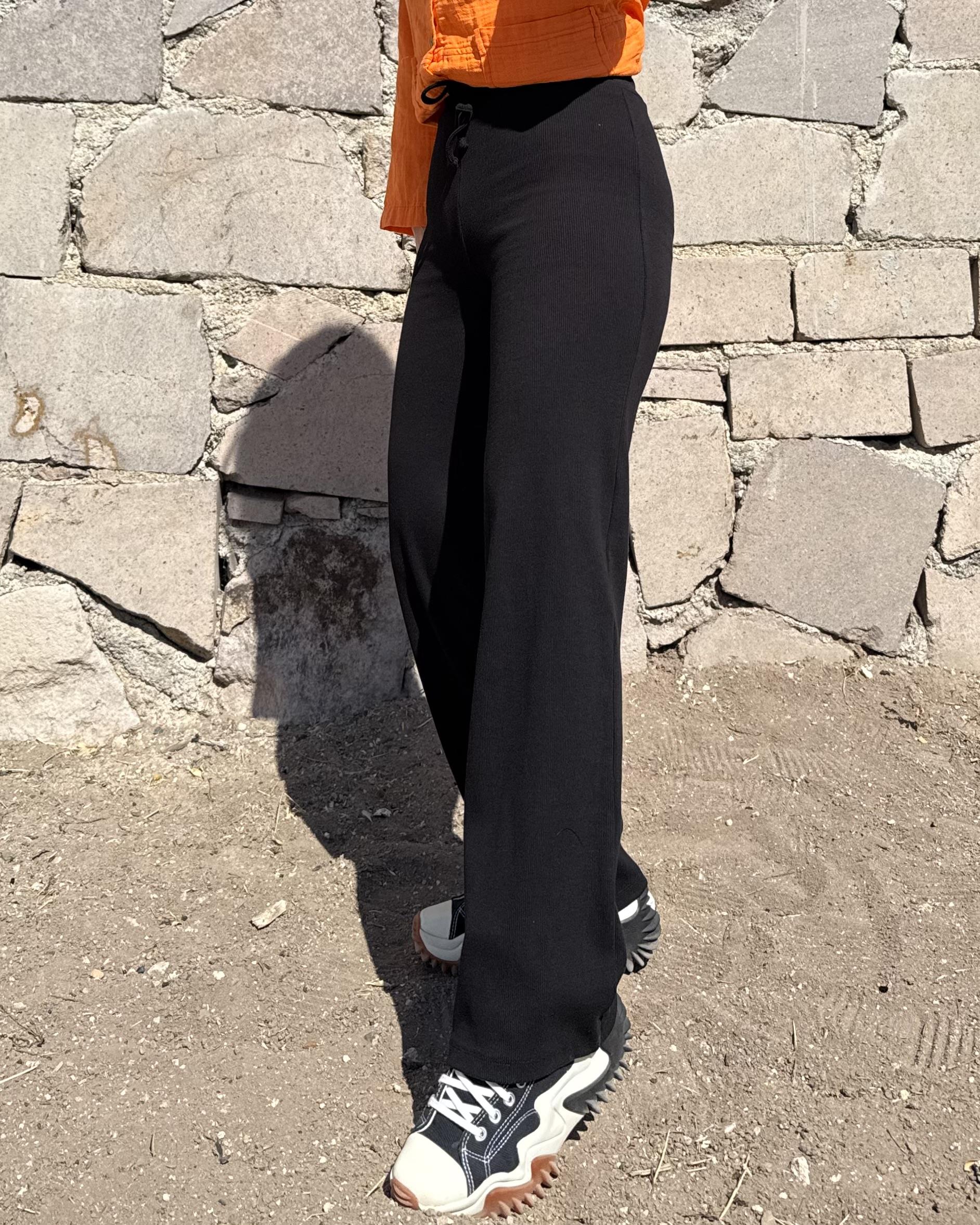 Siyah Ribana Dokulu Bol Paça Pantolon